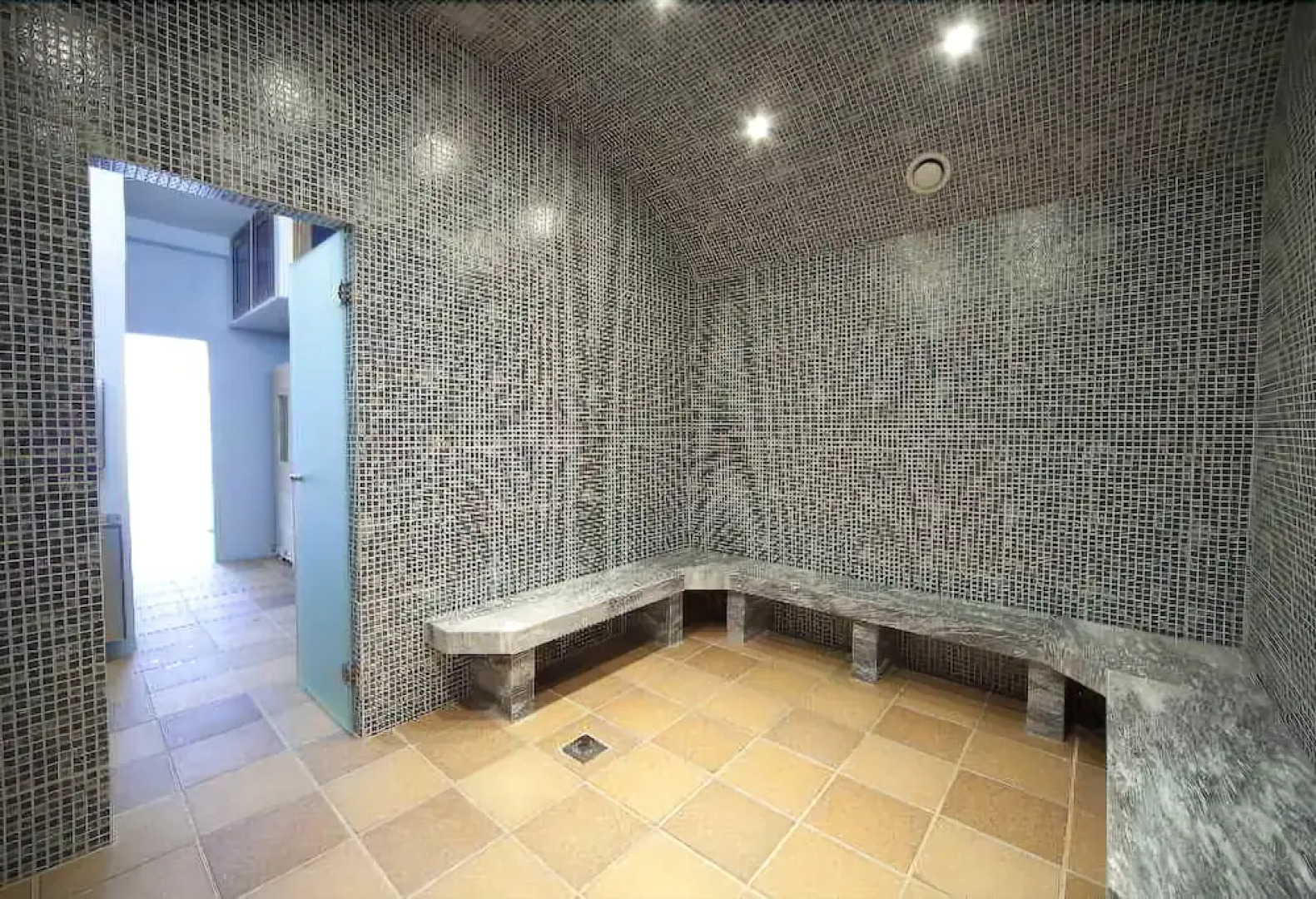 Kazarma Lake Resort & Spa