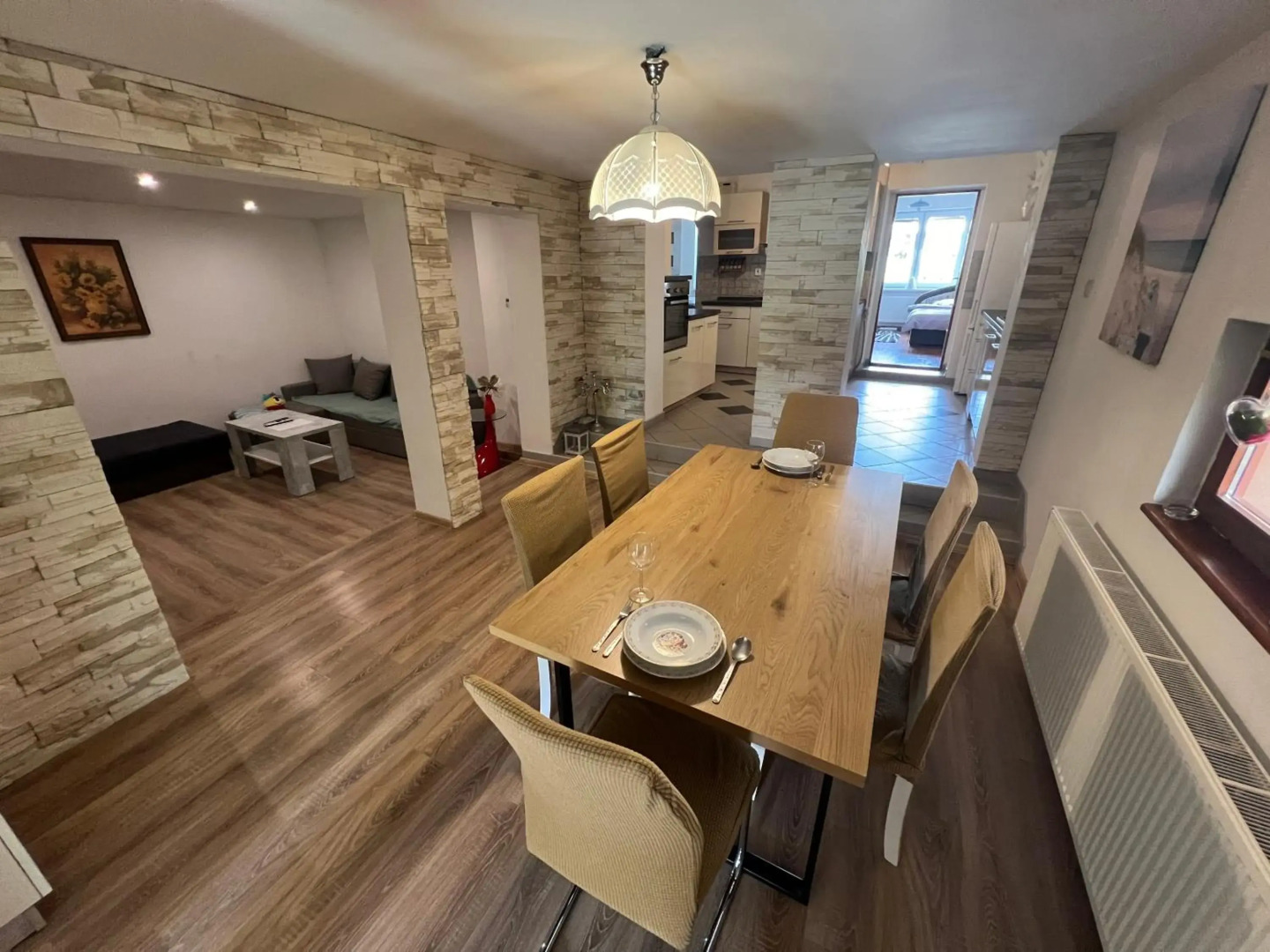 Priestranný dom v tichej časti mesta Levice.