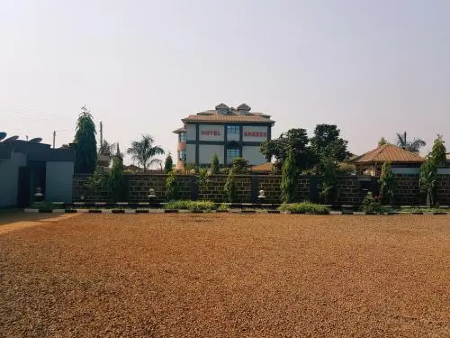 The Duke of Breeze Hotel