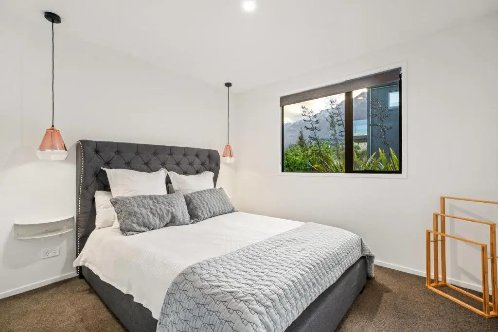 Pavilion Point - Jacks Point Holiday Home