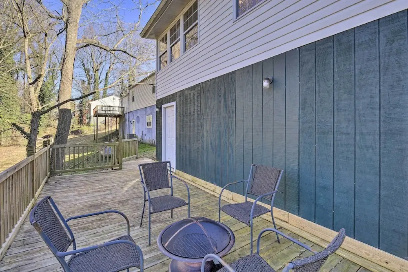 Cozy Bristol Home w/ Yard ~ 1 Mile to Downtown!