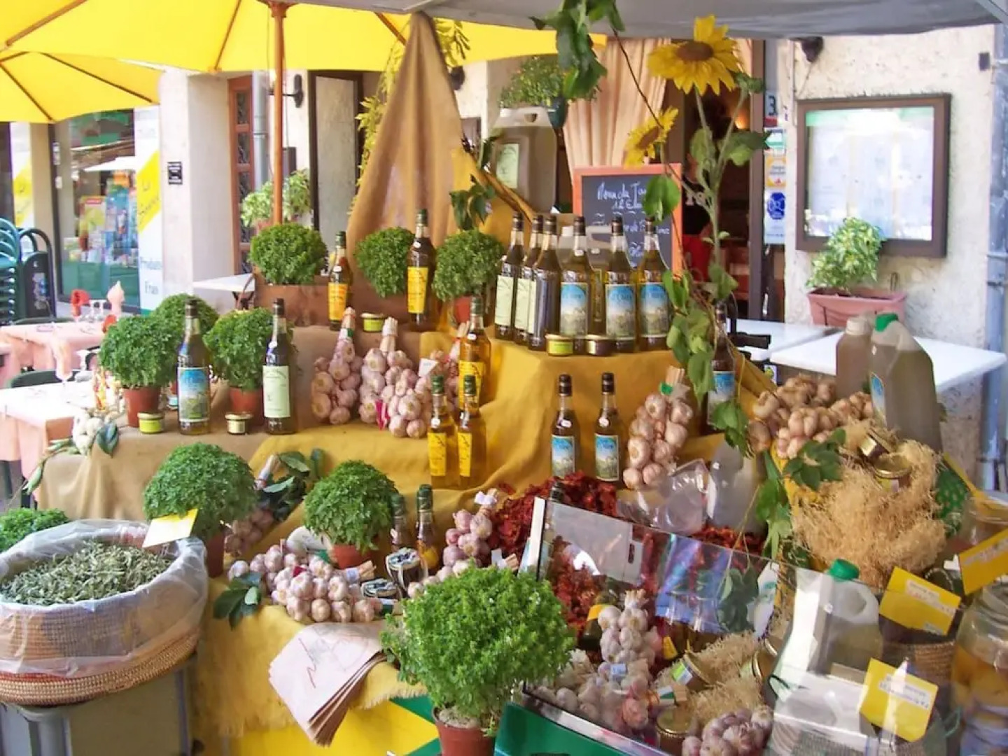 Attractive Holiday Home in Uchaux France With Private Pool