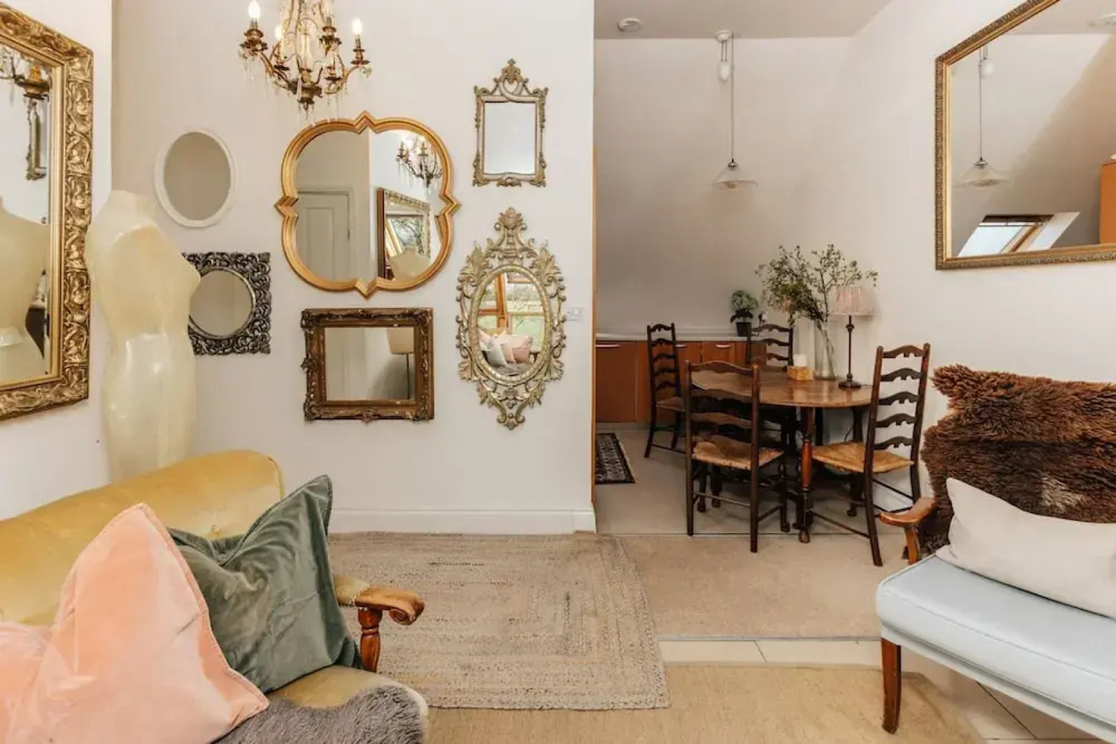 Vintage Chic Coach House