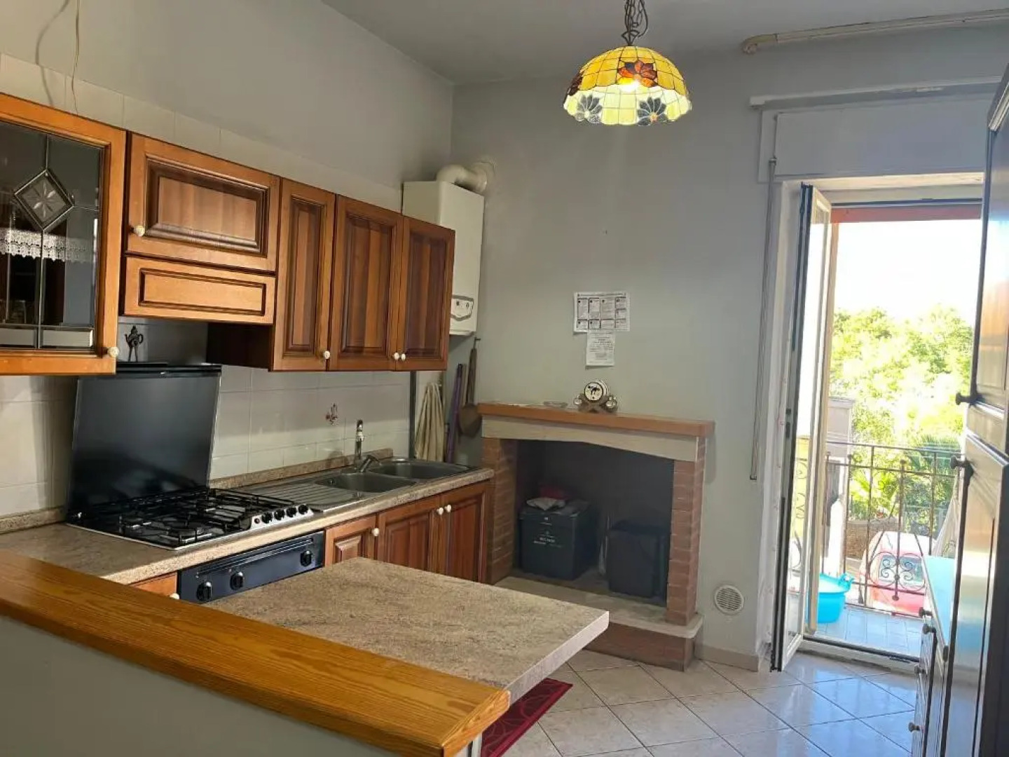 Spaziosa casa indipendente, vista mare, in centro su corso Garibaldi