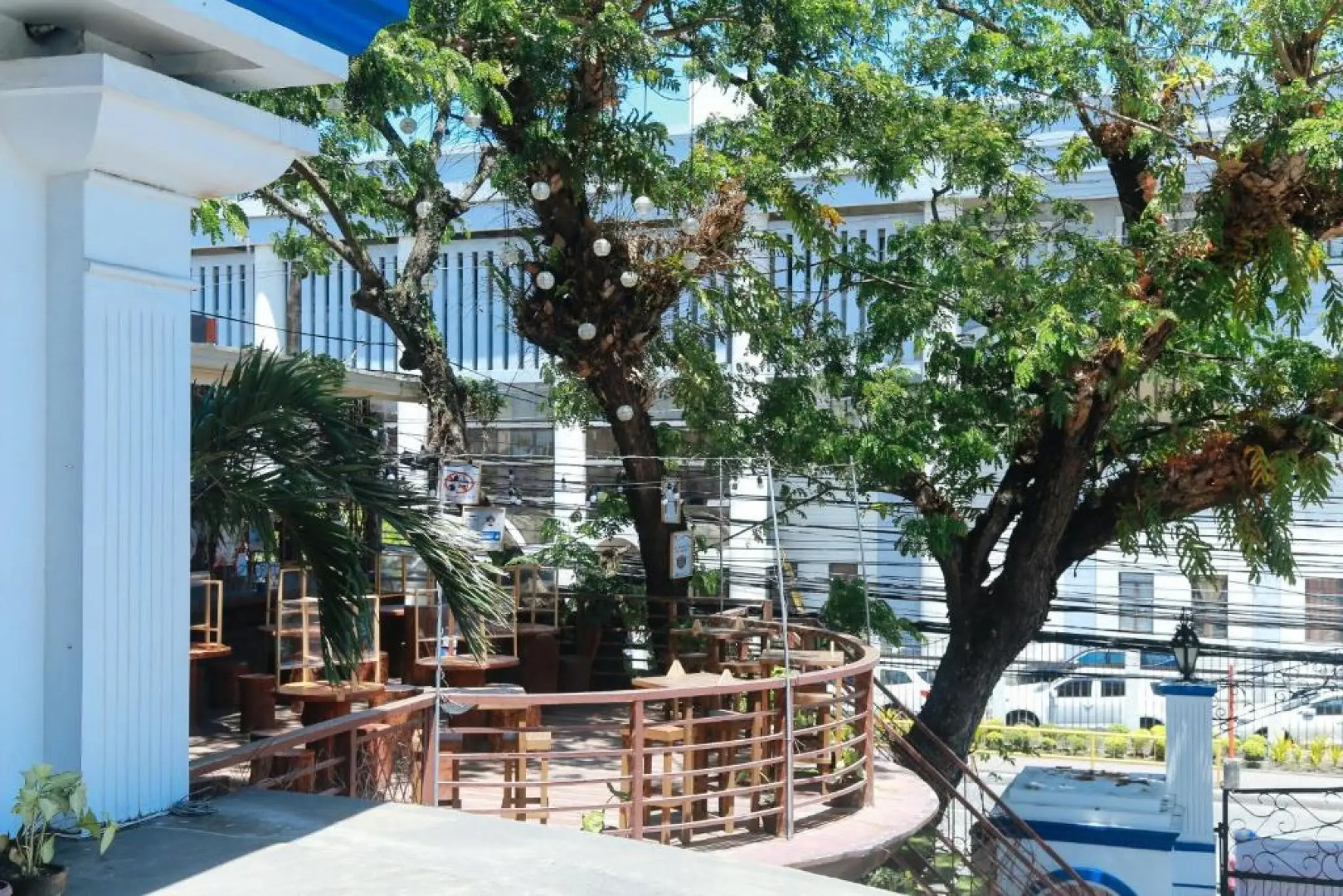 RedDoorz Plus @ Castle Chateau Iloilo