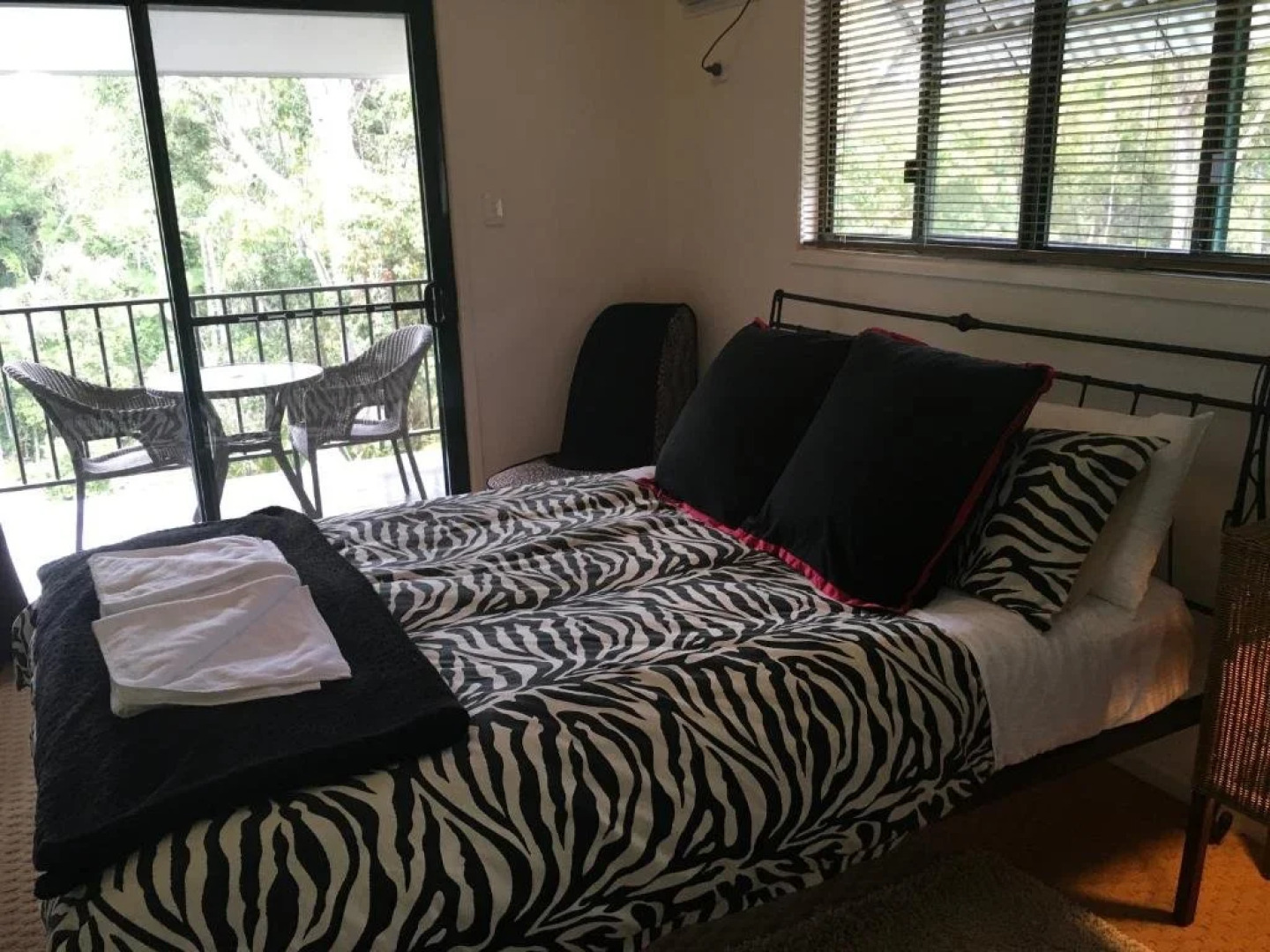 Byfield Creek Lodge B & B