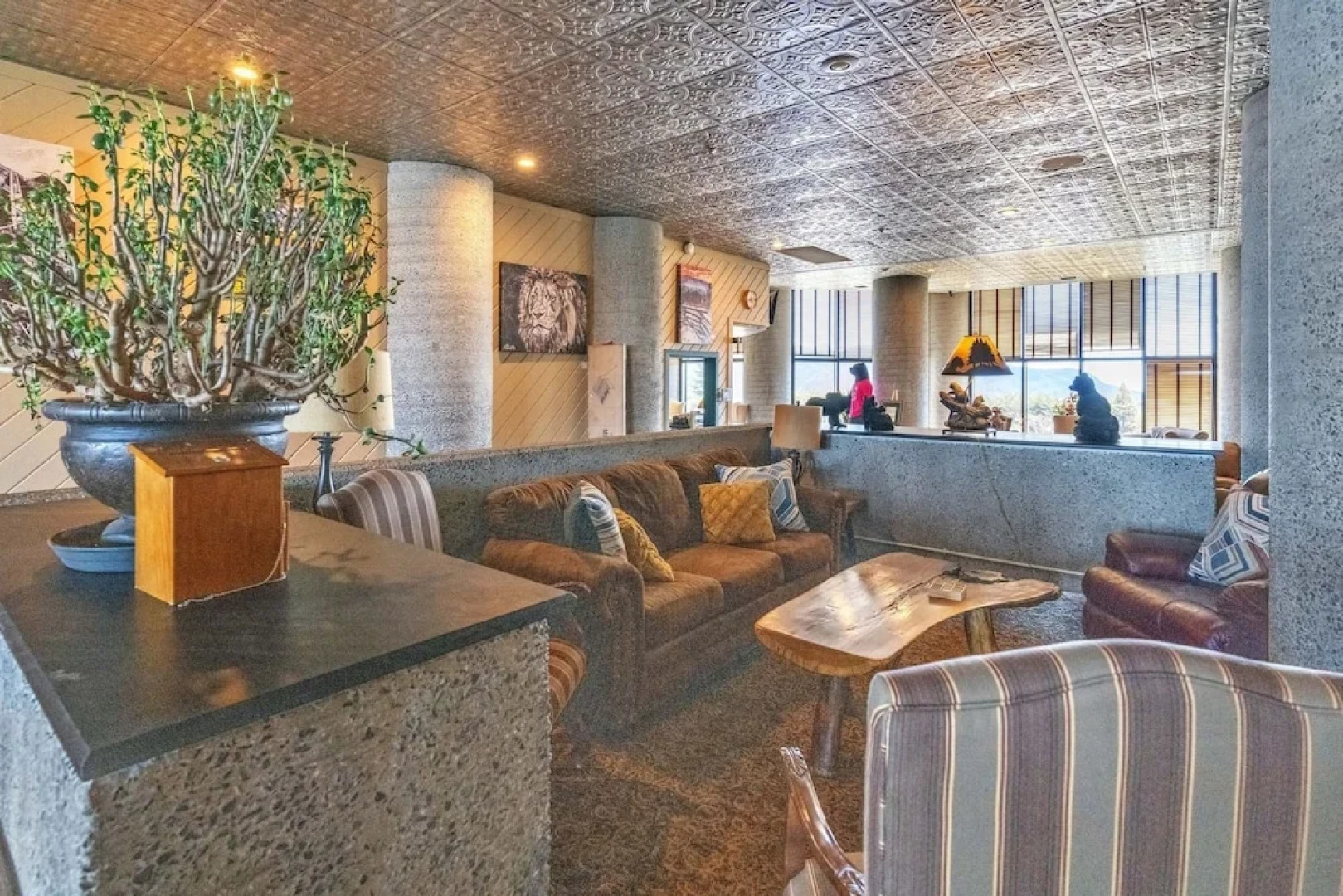 Handsome Condo, View in Sugar Mountain, Heated Pool & Jacuzzi by RedAwning