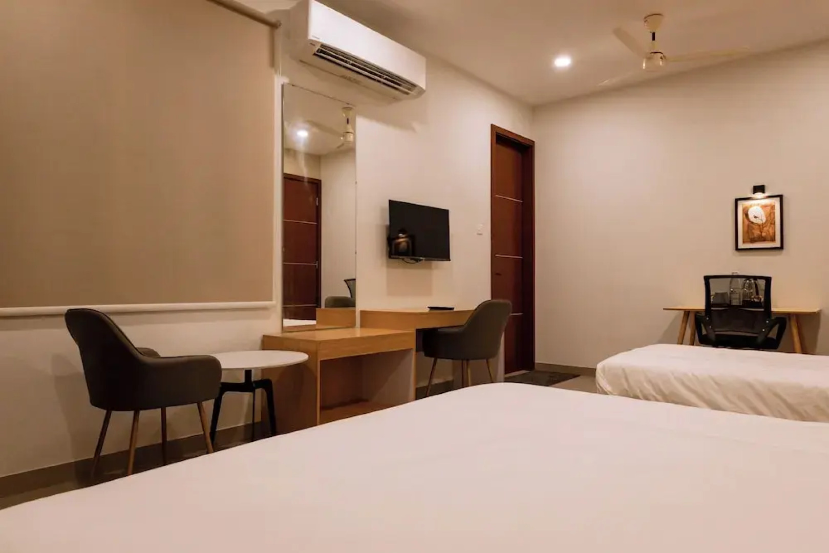 Dreamotel Luxury Suites and Rooms