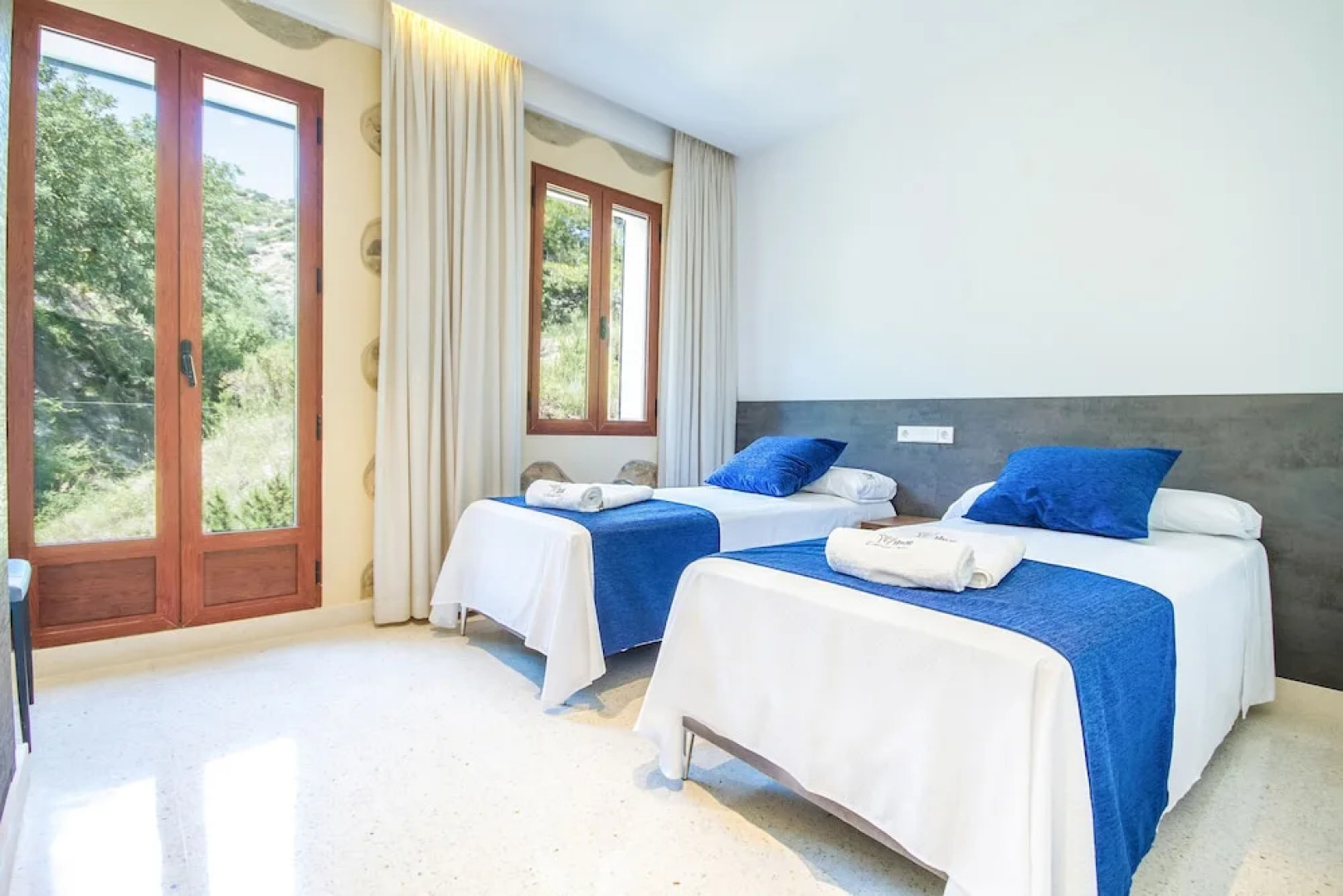 Young Hotels Spain SL