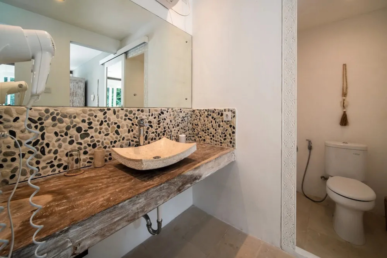 Limitless Jungle Villas Complex, 5 BR, Ubud With Staff