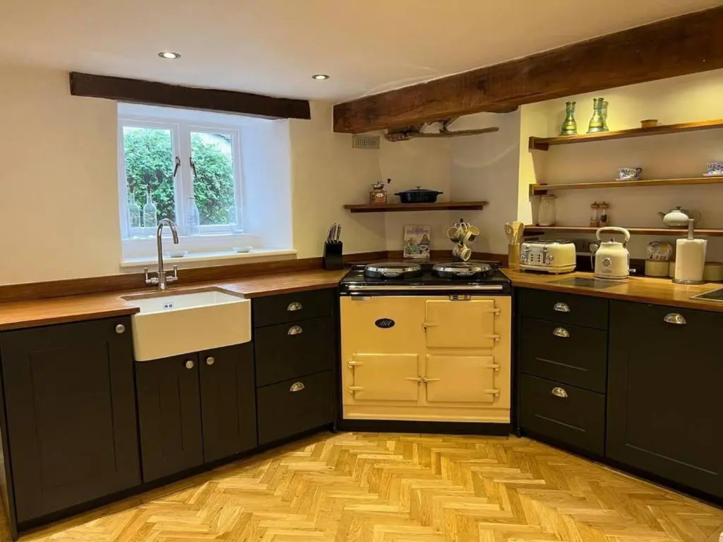 Stunning 4-bed Grade II House in the Lake District