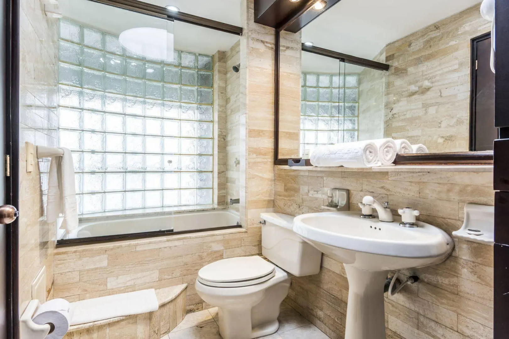 Travelers Suites Gold