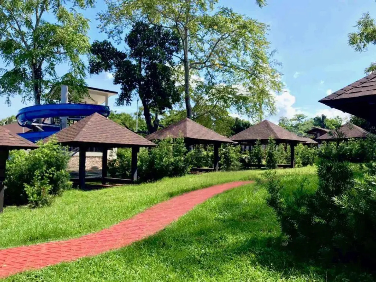 Crusoe Cabins Costa Azalea