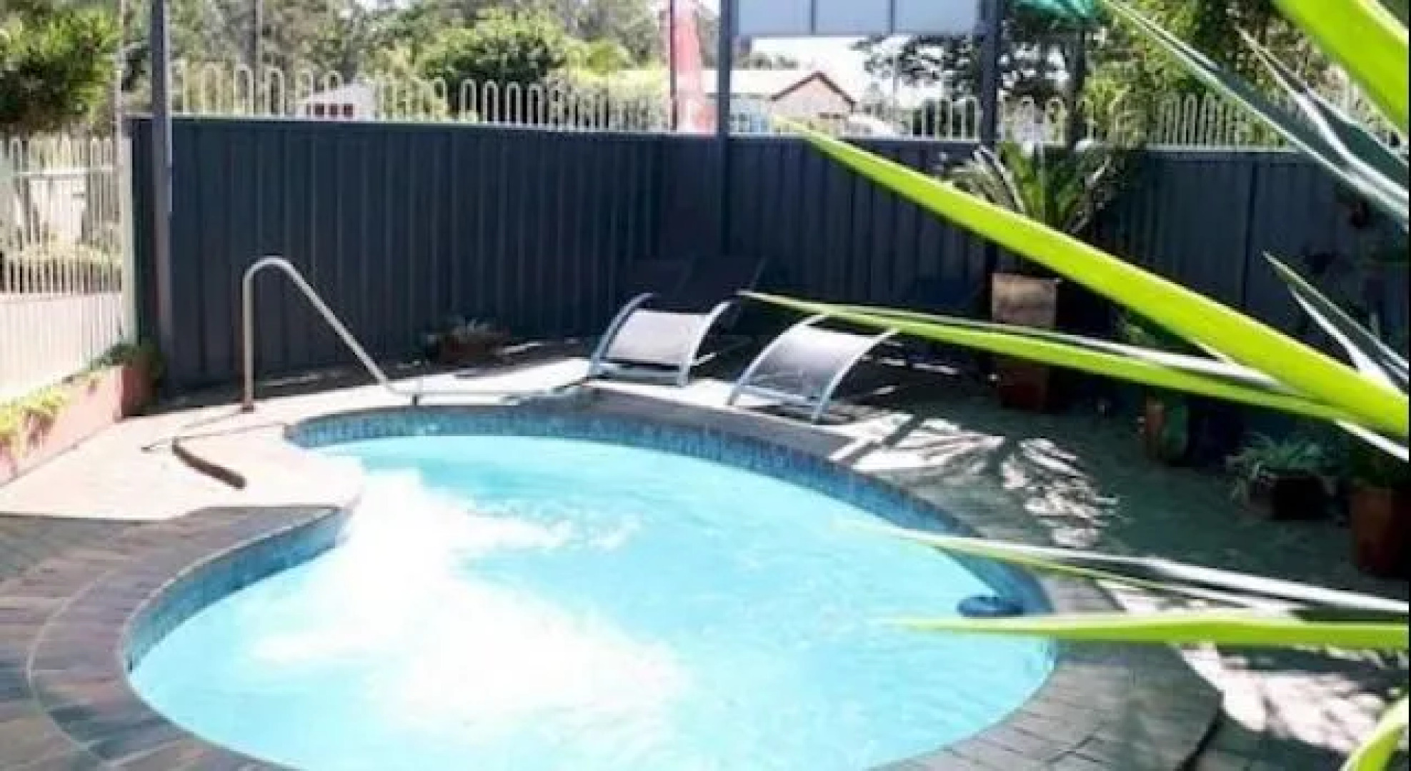 Beachmere Palms Motel