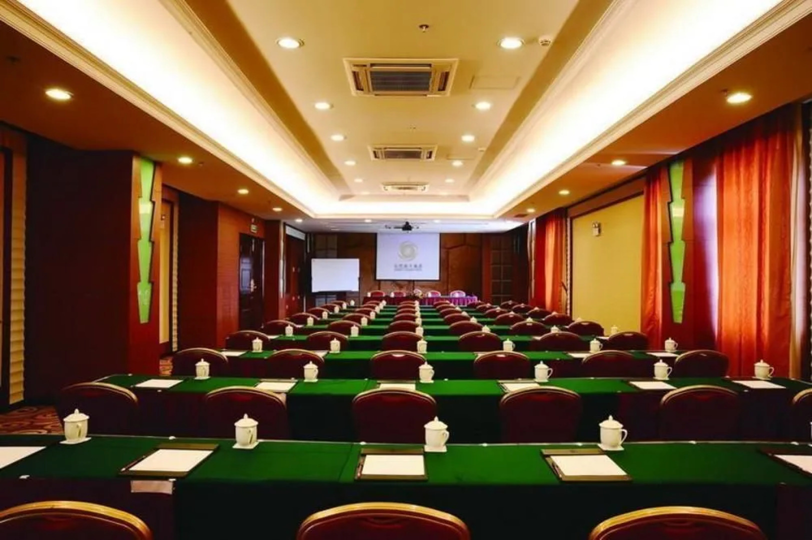 Foshan Friendly Holiday Hotel