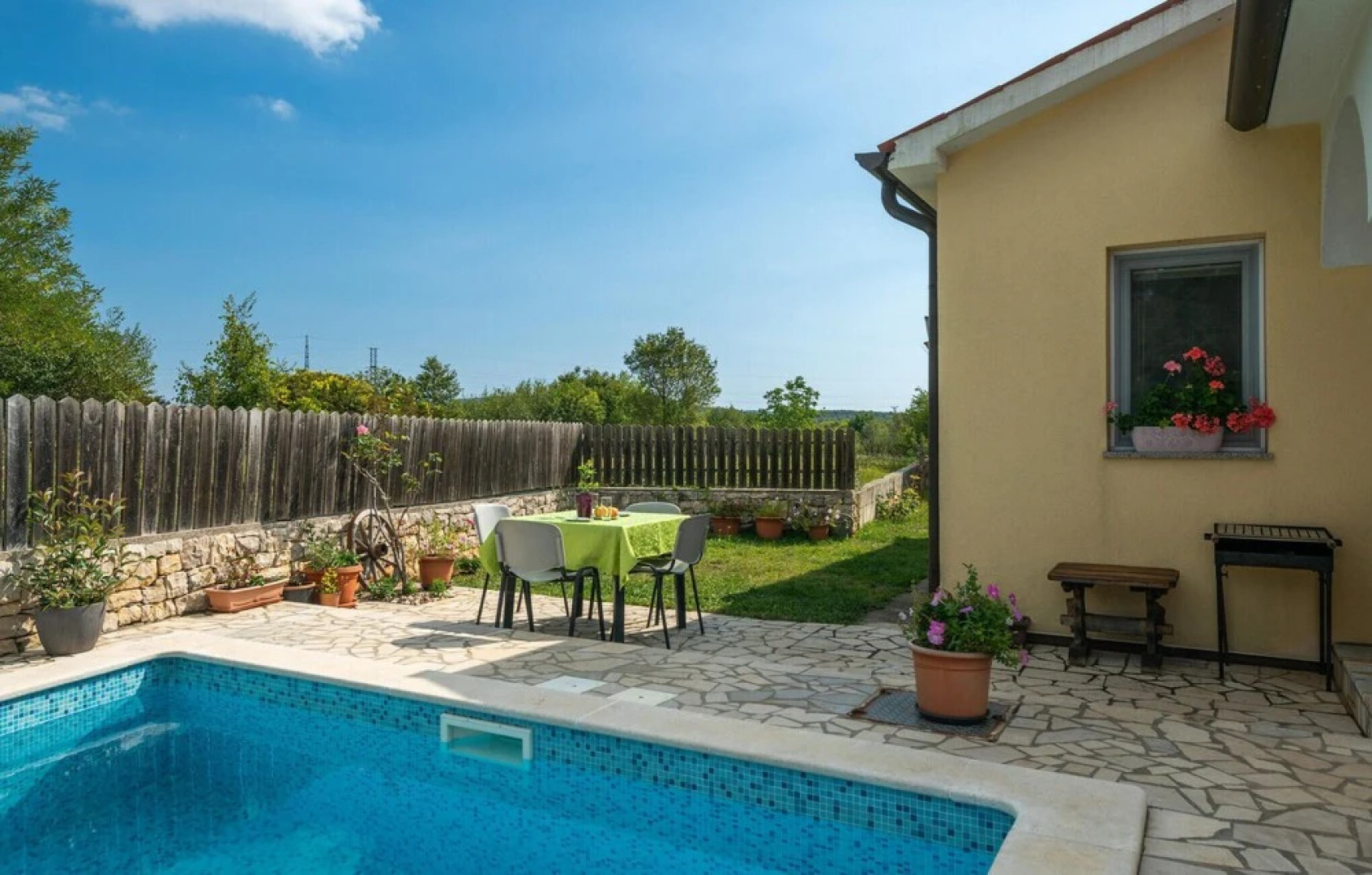 Beautiful Home in Vrecari With Wifi and 4 Bedrooms