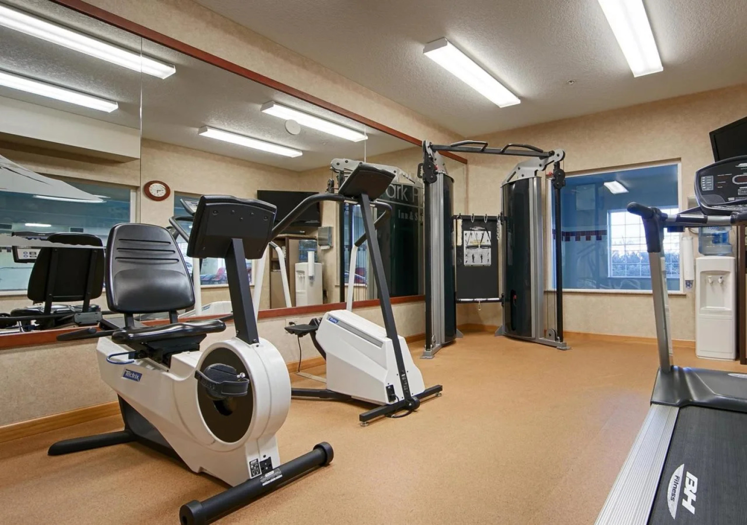 Best Western Plus Park Place Inn & Suites