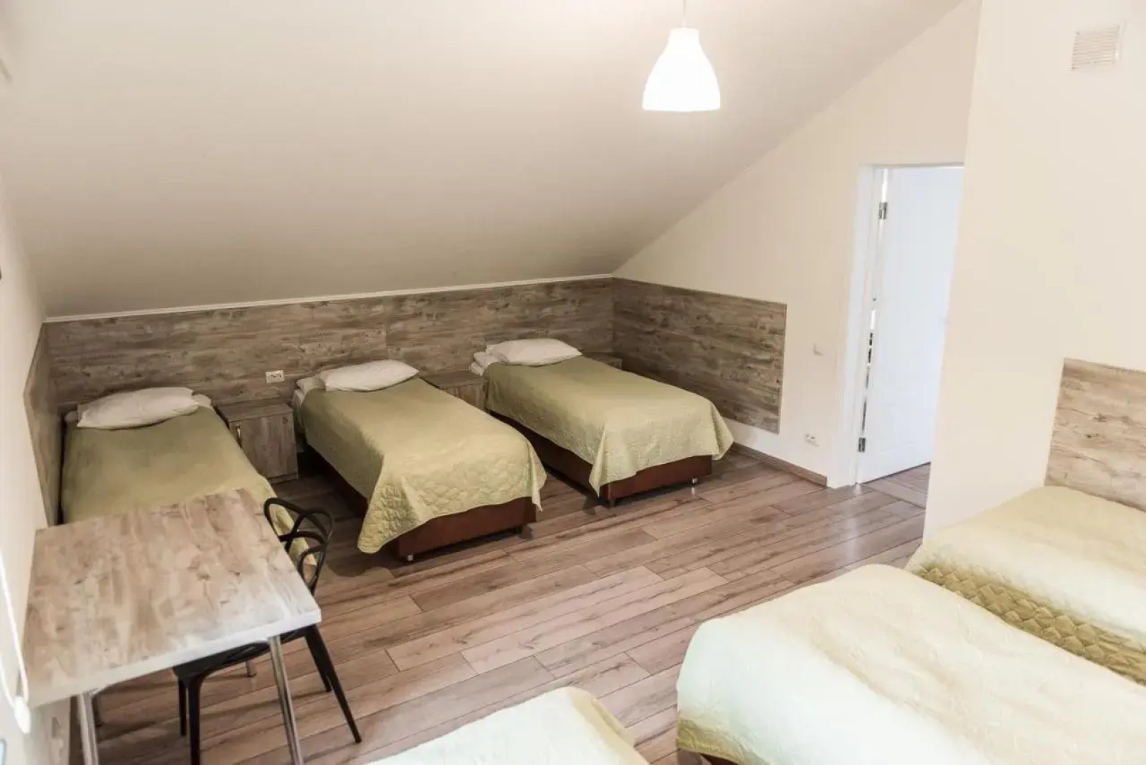 Stone City Apartment in Park Zone