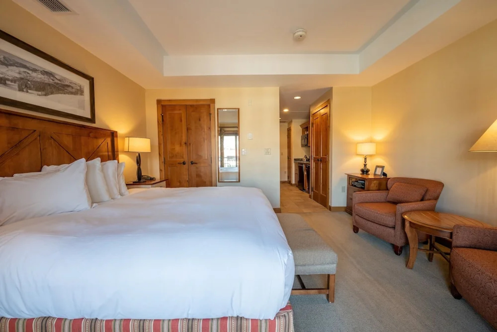 Comfortable Studio Efficiency Unit With Balcony Over Mountaineer Square Condo - No Cleaning Fee! by RedAwning