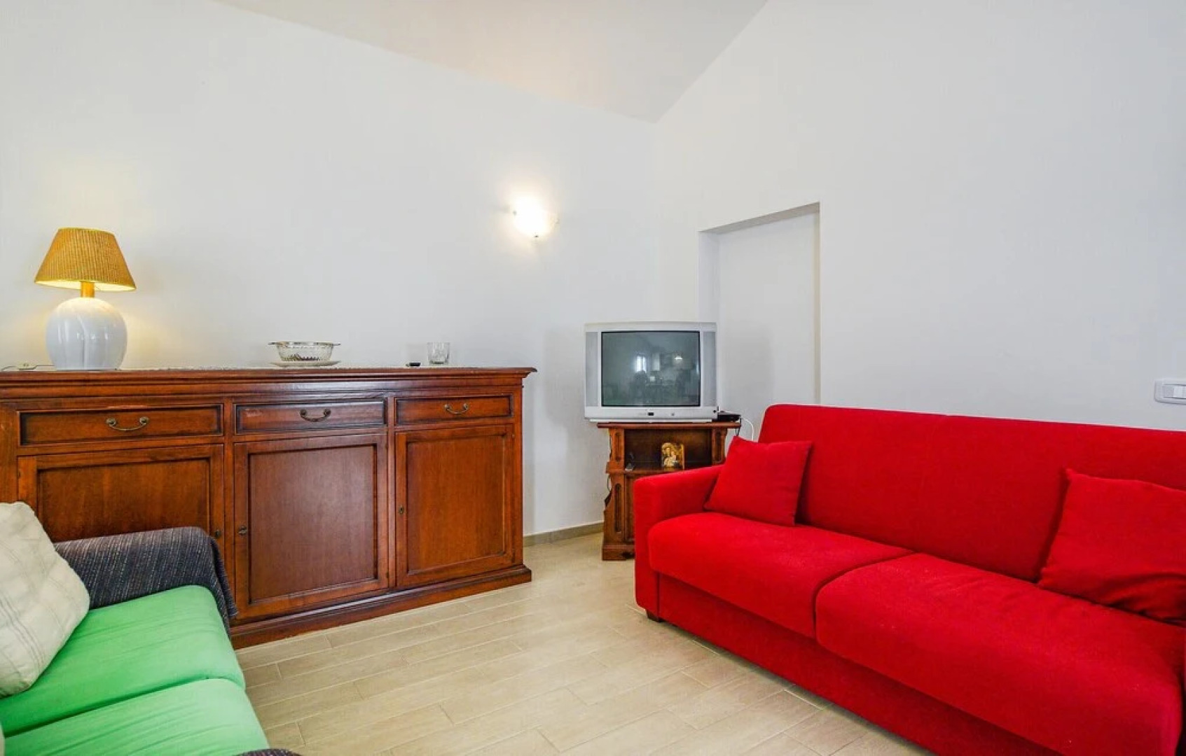 Beautiful Home in Cinigiano With 2 Bedrooms