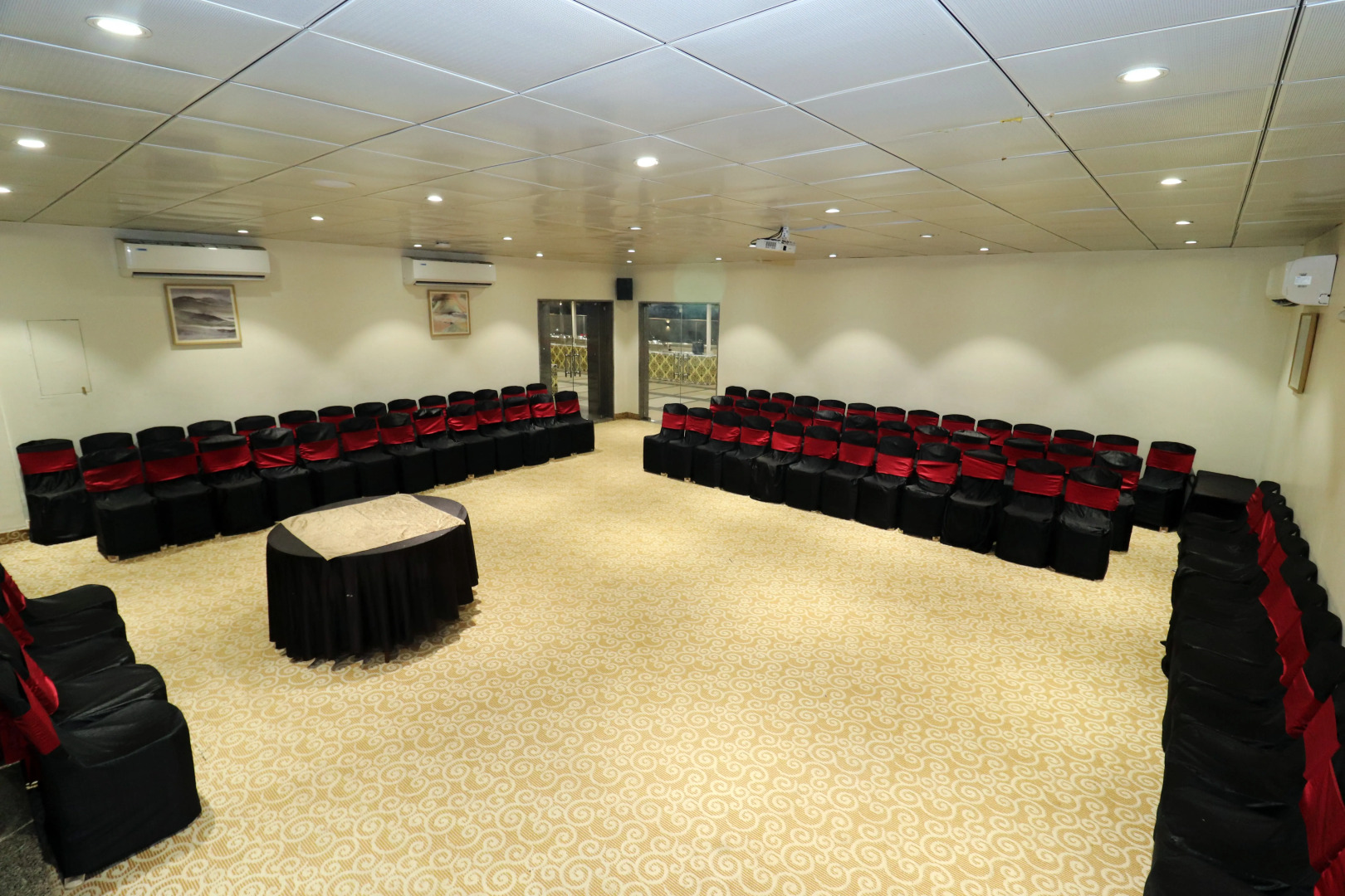 Hotel Rajhans Regent