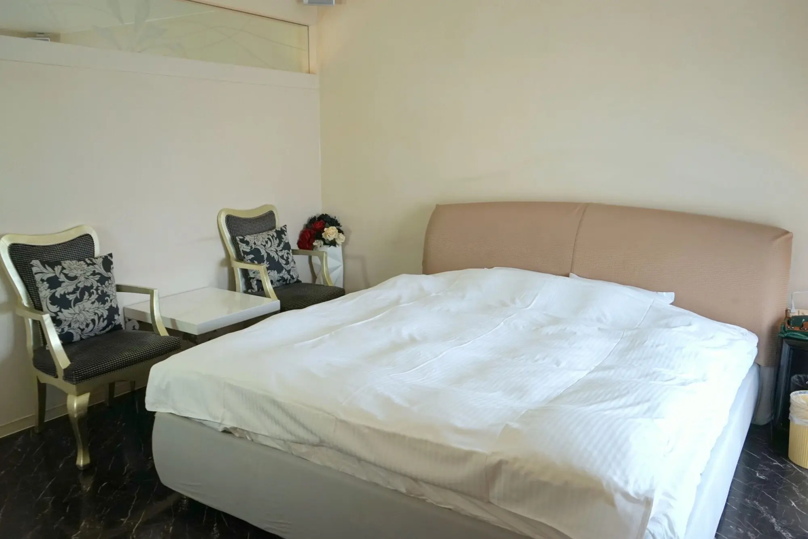 V Hotel - Adults Only