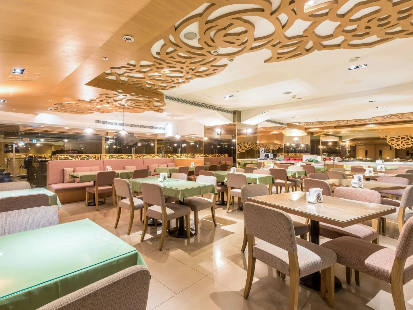 Green World Taipei Station