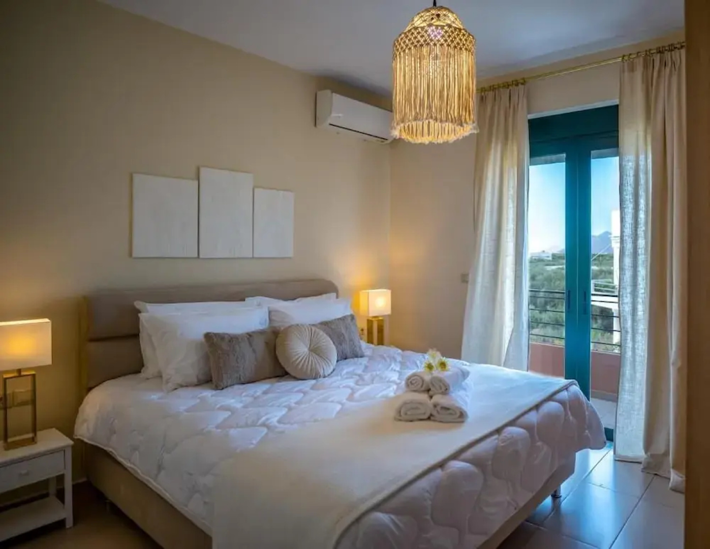 Helen Sweet Home in Kounoupidiana