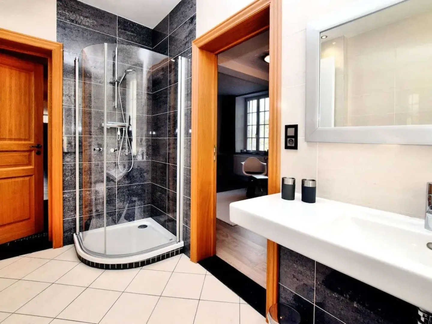 Countryside Escape for 9