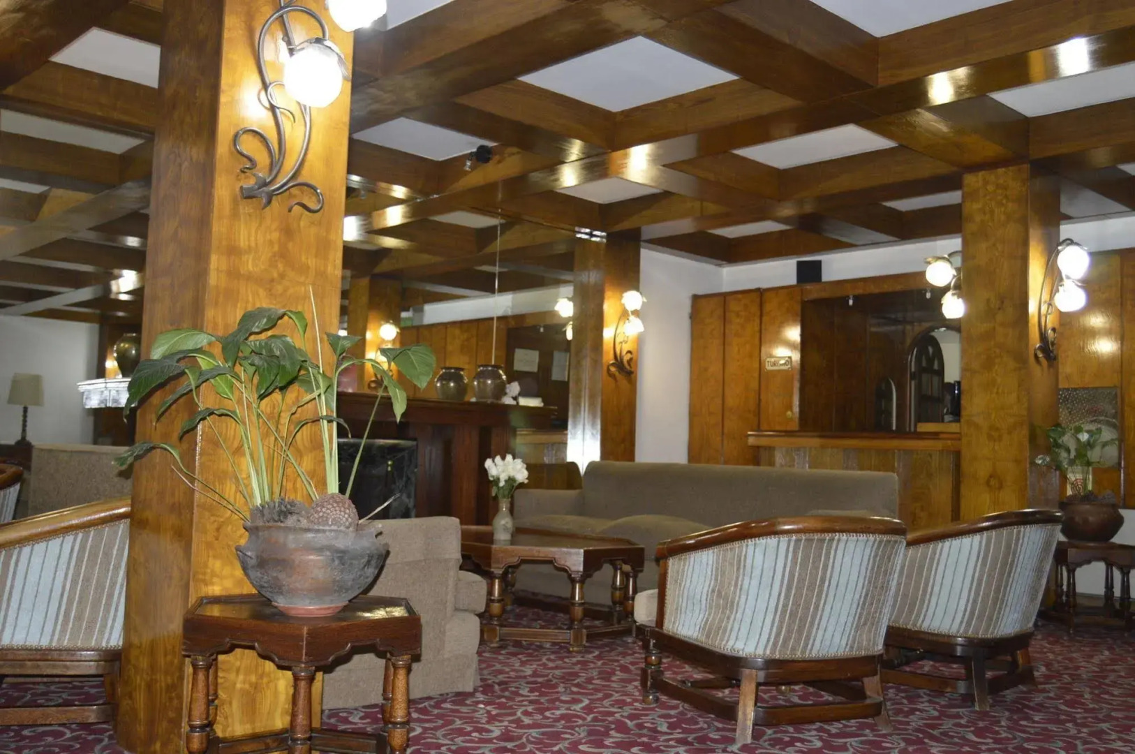 Gardi Hotel & Suites