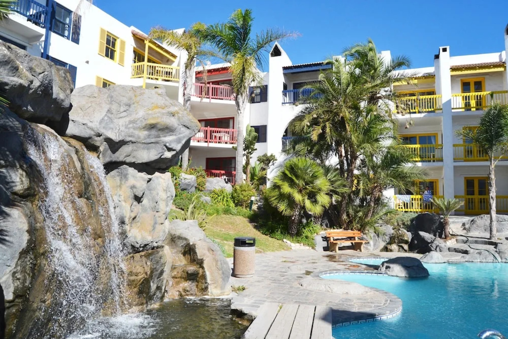 Club Mykonos Athenian Cascades