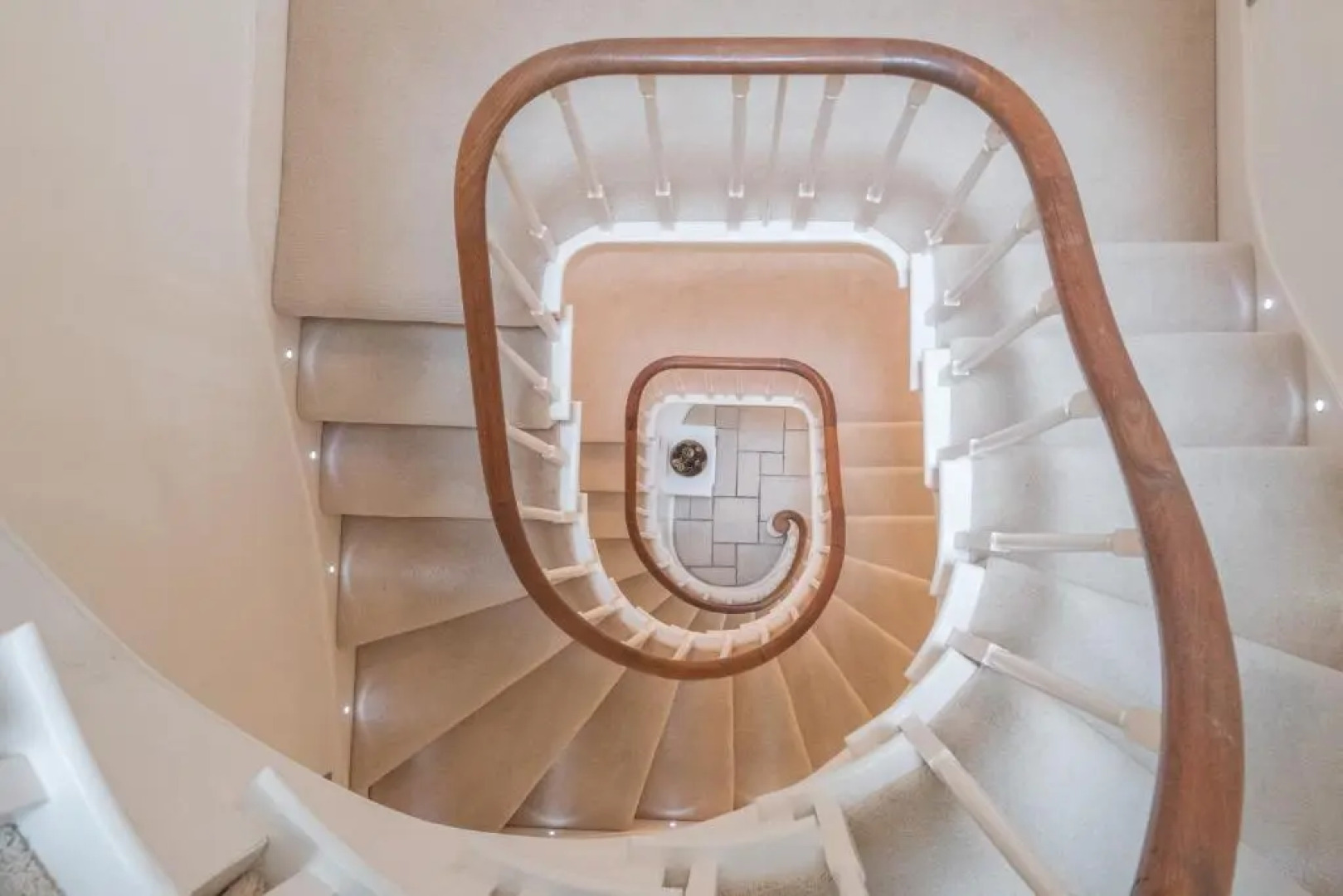 Cliffhanger 18 Castle Road