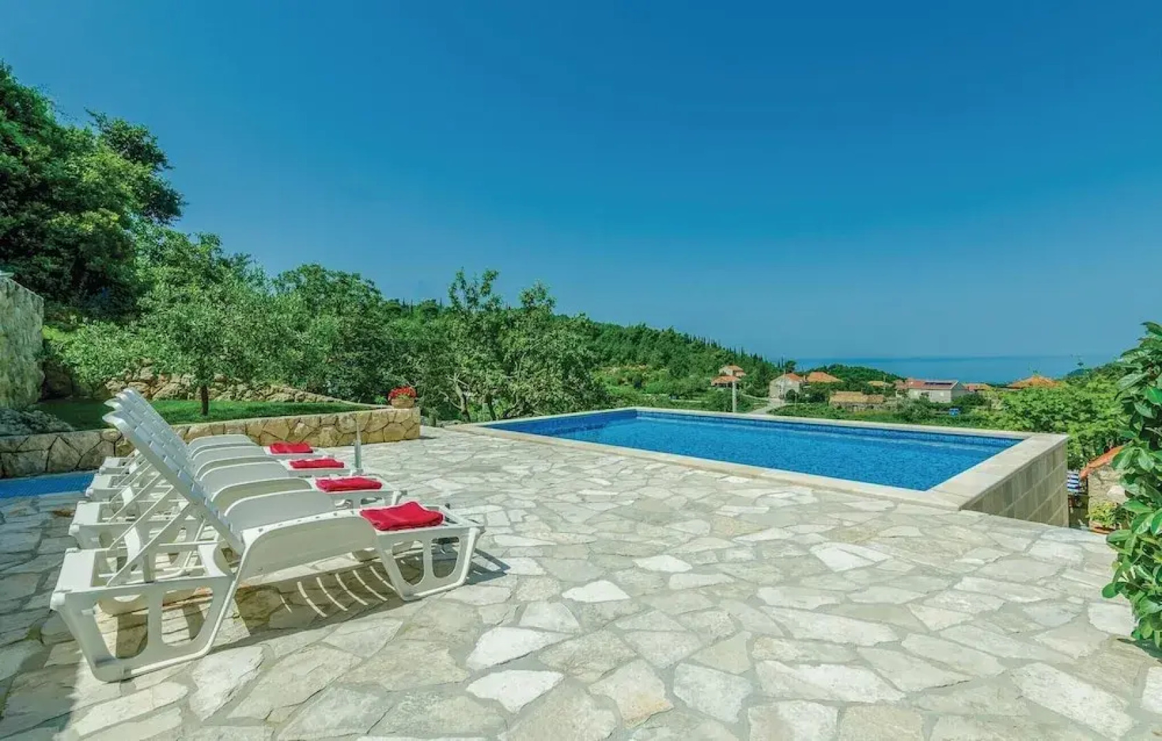 Two-Bedroom Apartment Gruda with an Outdoor Swimming Pool 08