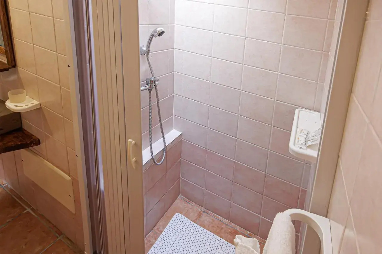 Exedra Holiday House