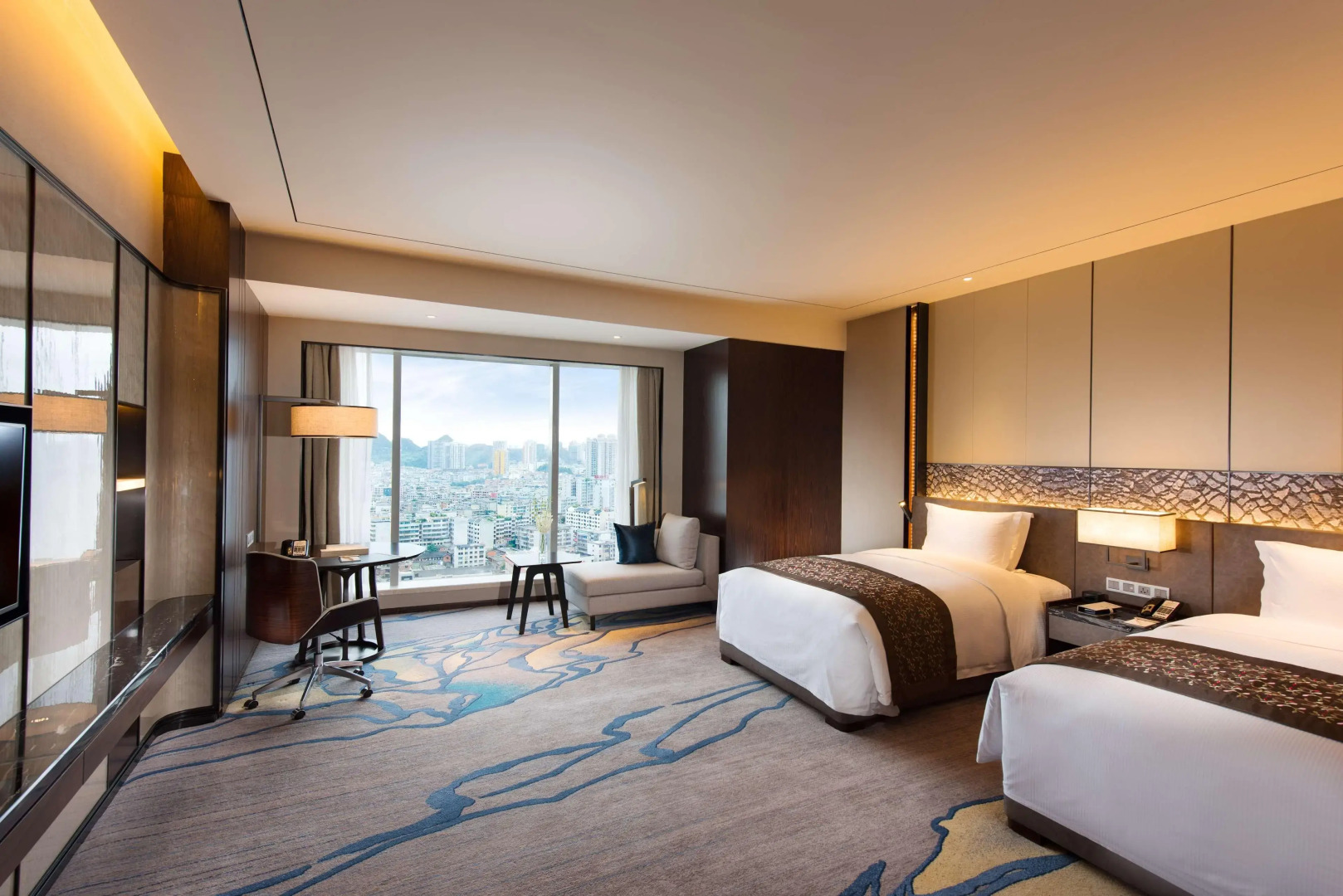 DoubleTree by Hilton Hotel Anshun