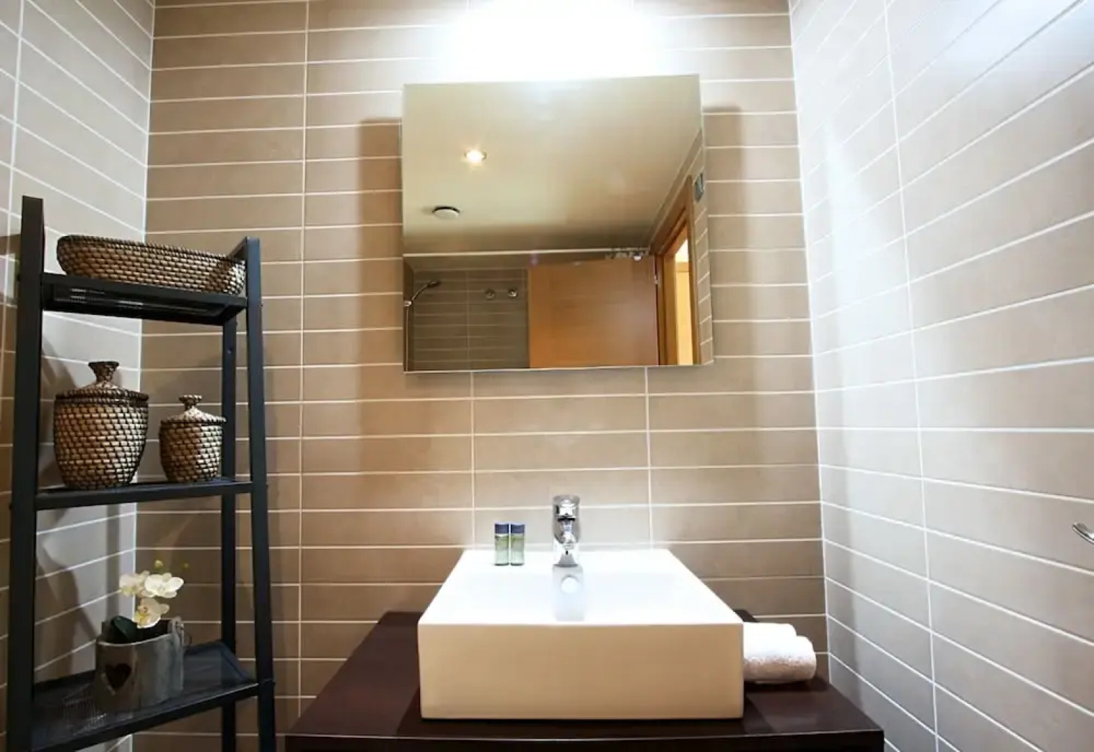 Mazi Apartments Downtown