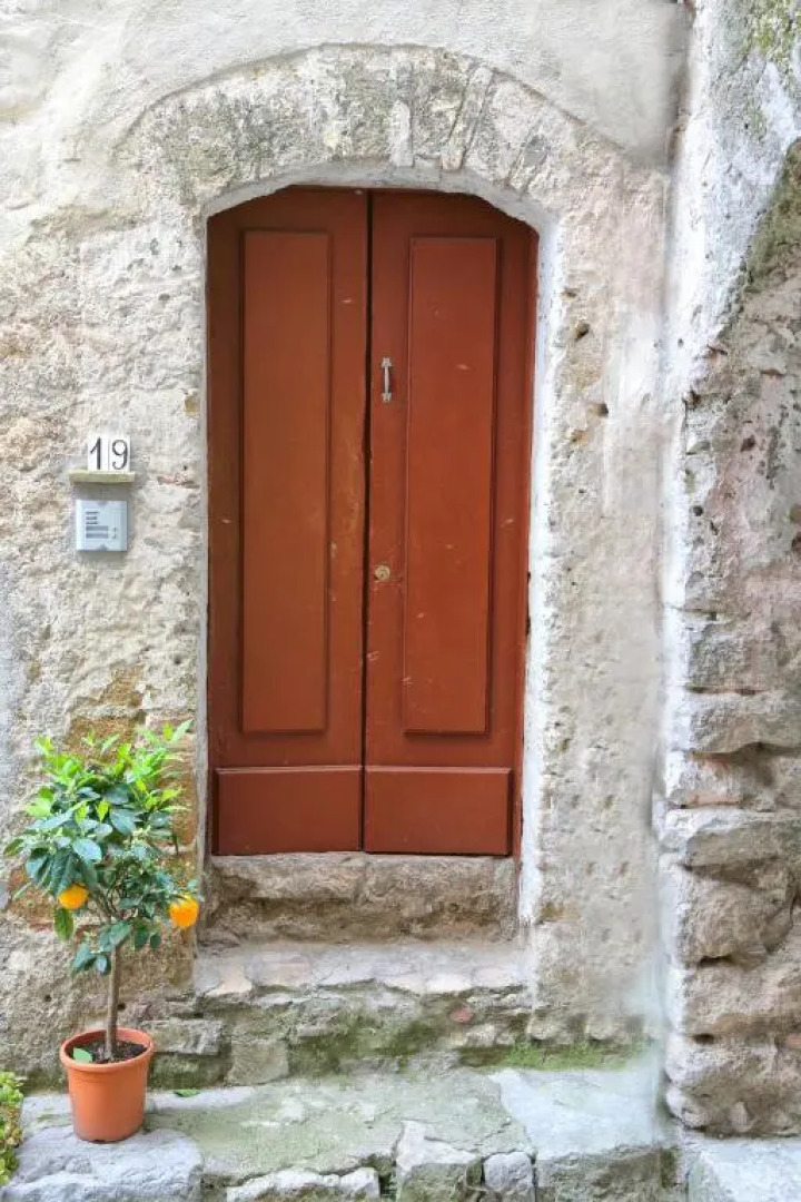 Freshwater Pirates Apt #19