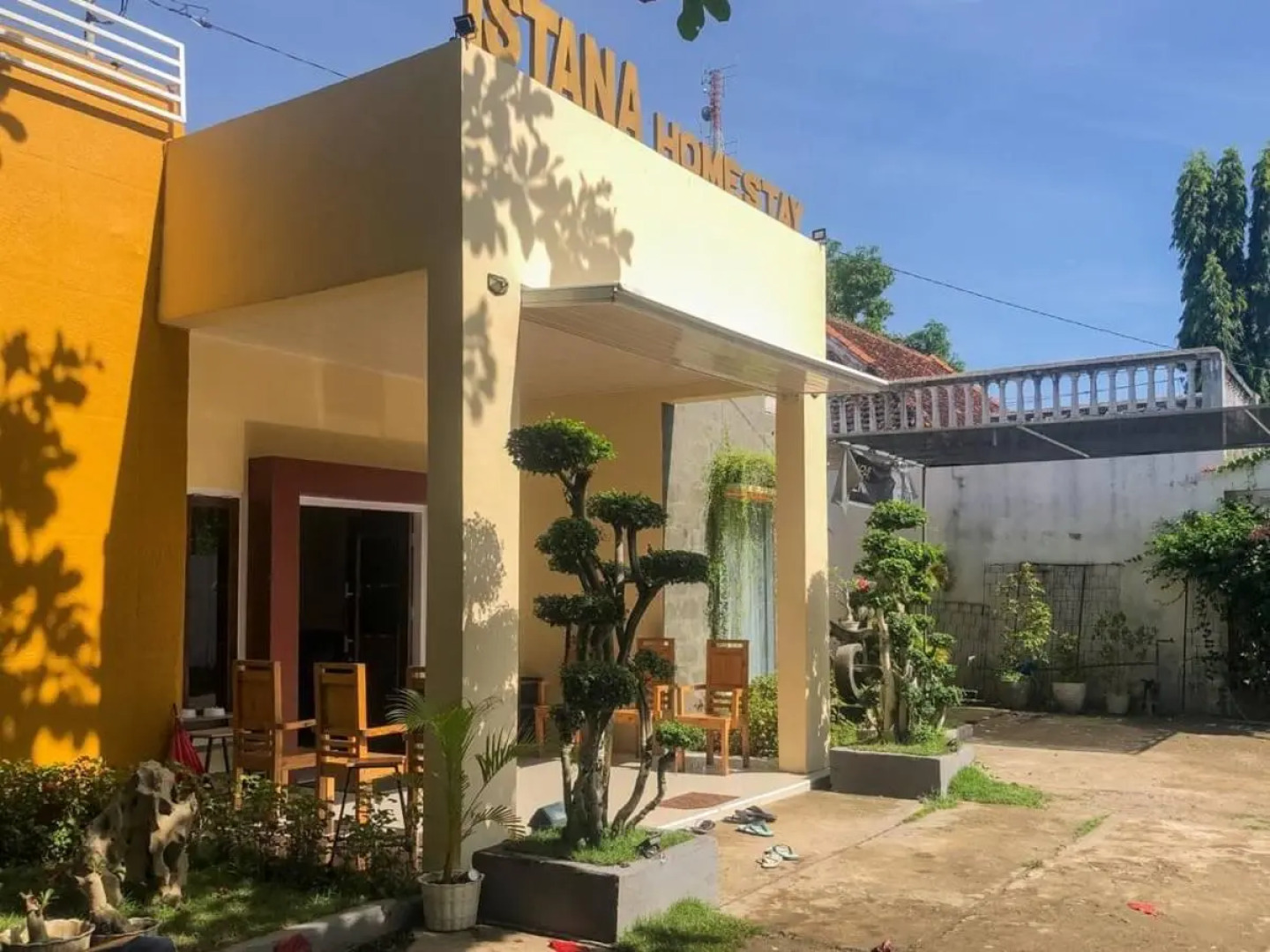 RedDoorz Syariah near Alun Alun Bima