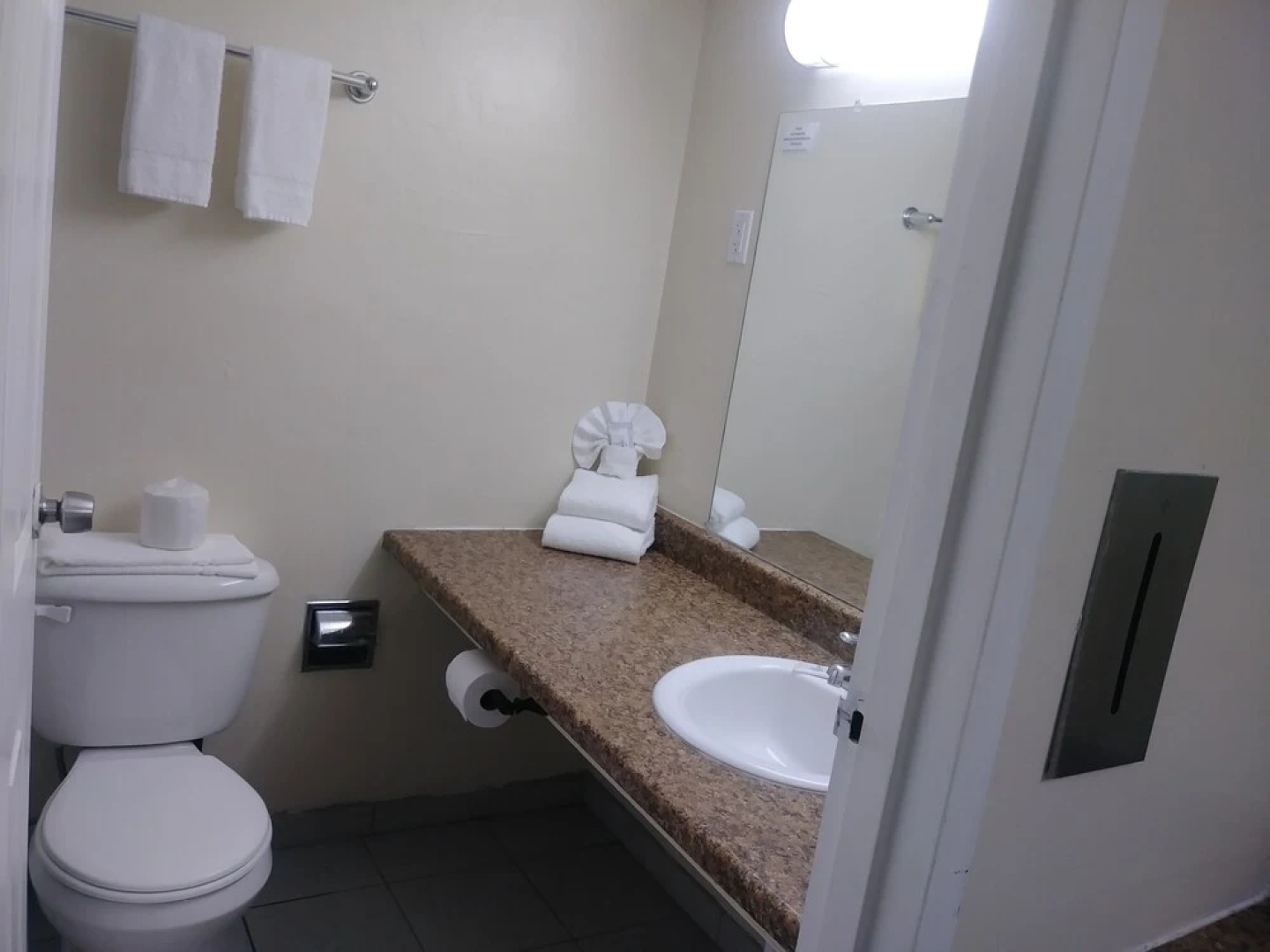 Big Chile Inn & Suites
