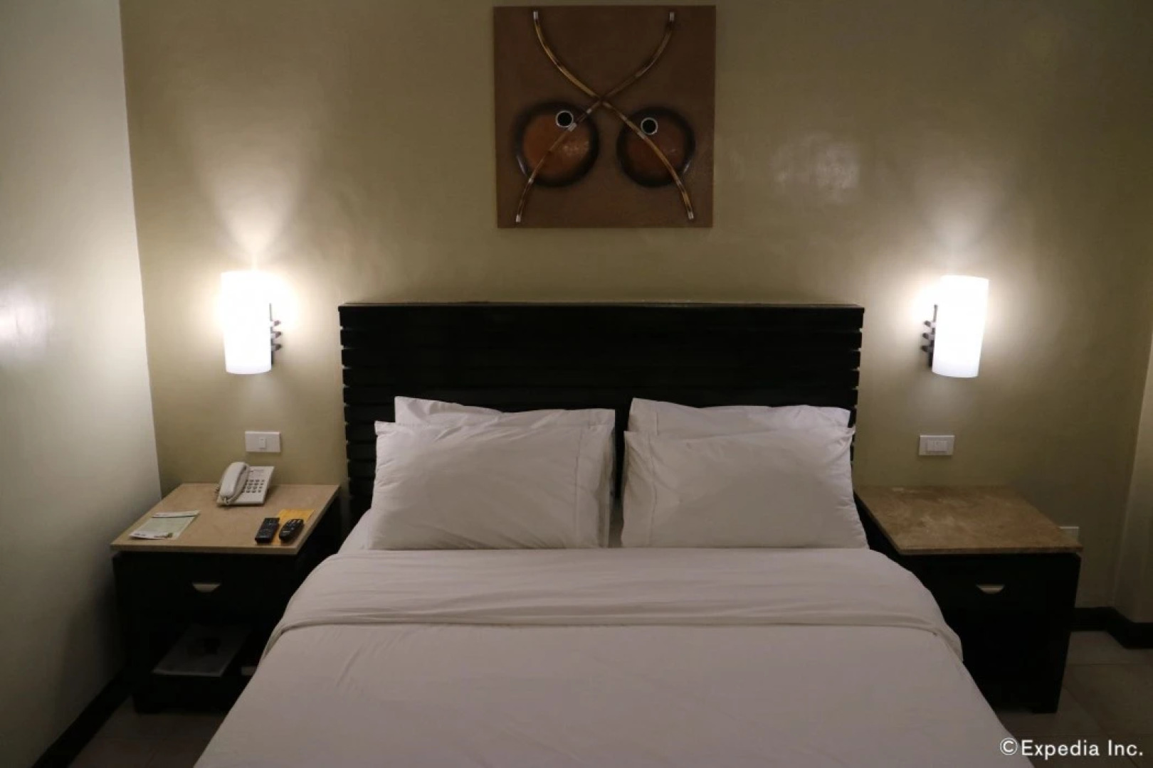 Mo2 Westown Hotel and Resort