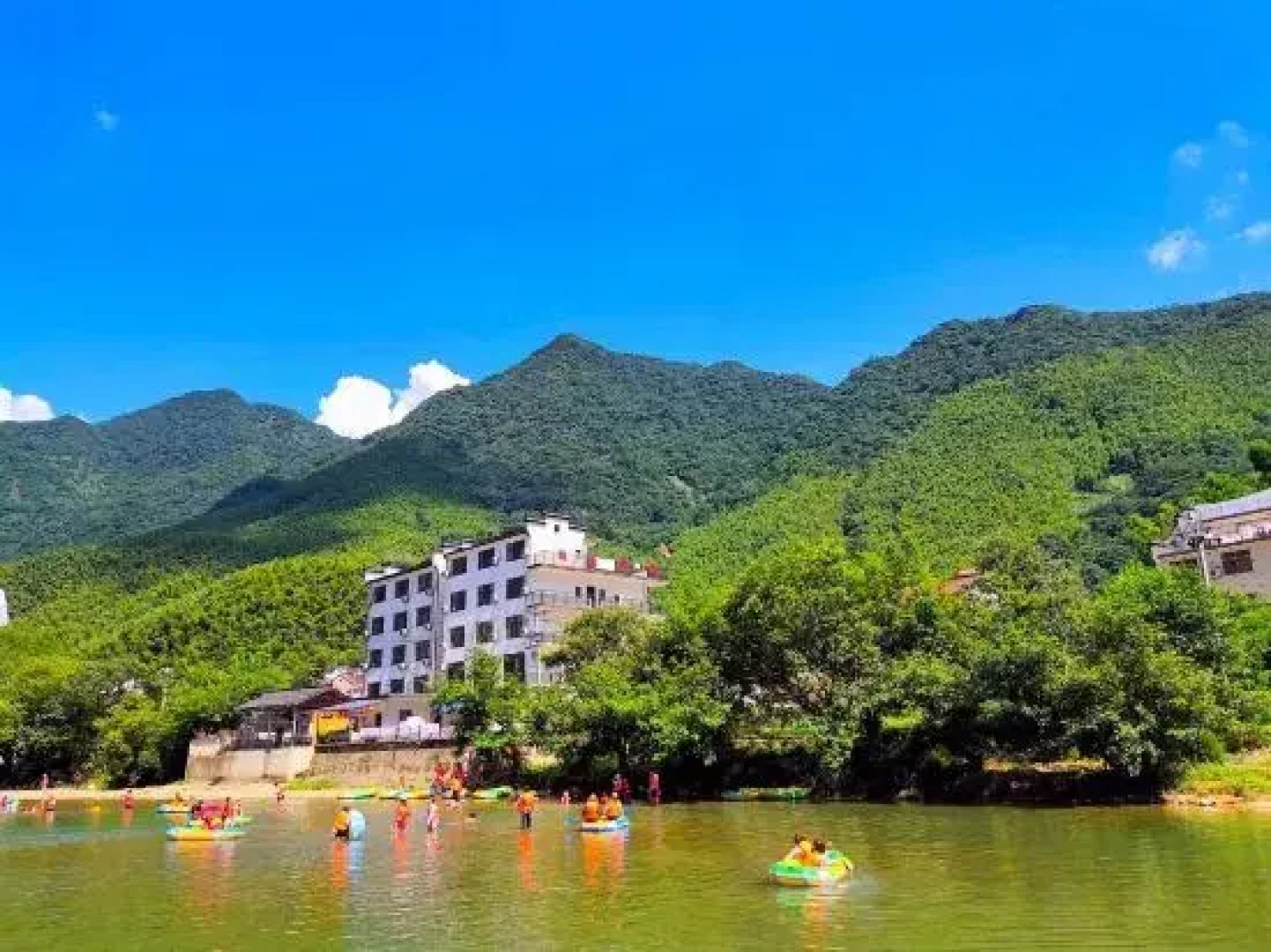 Jingxian Yueliangwan Dongqing Kezhan