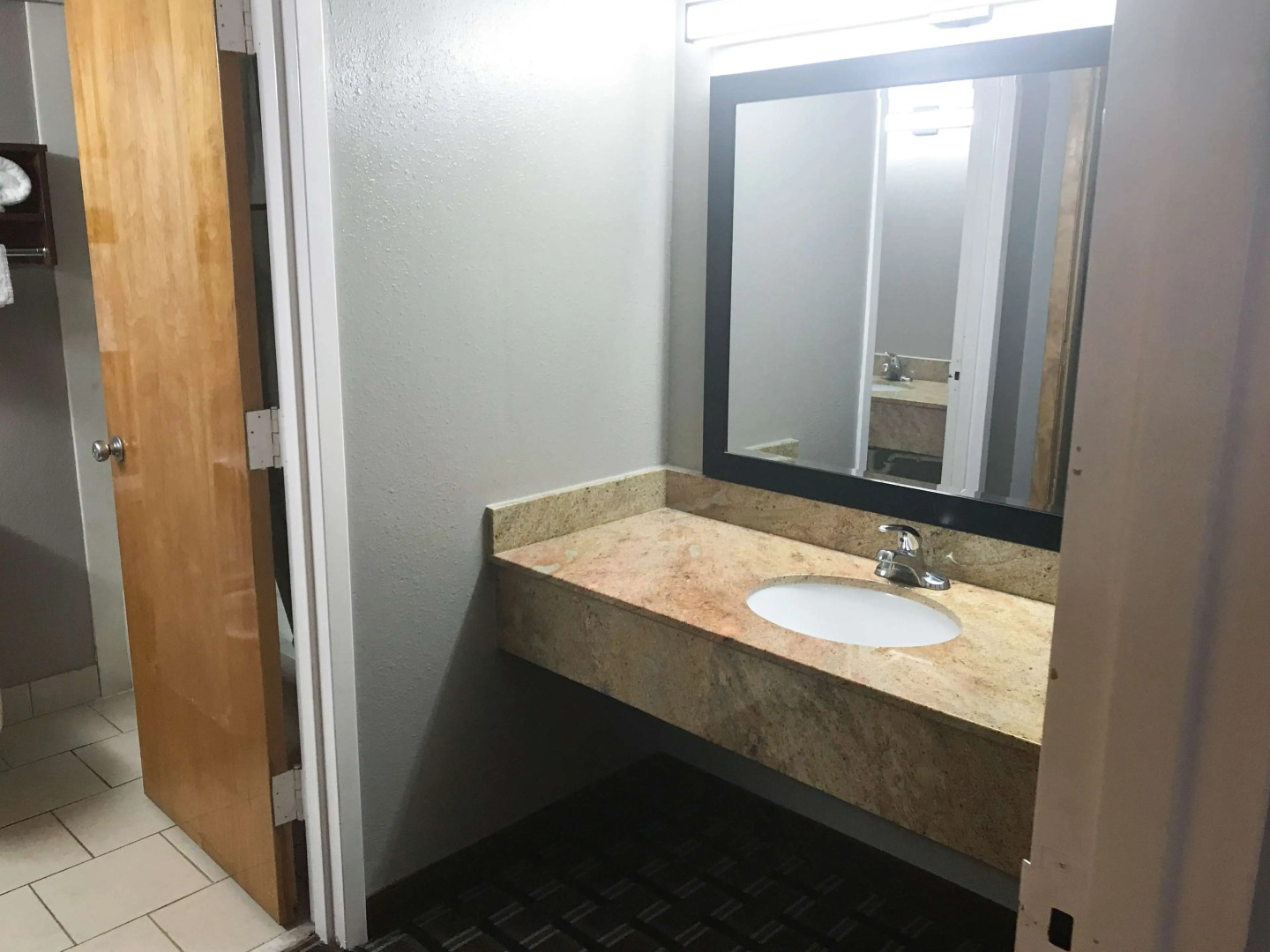 Studio 6 Suites Tupelo, MS - North