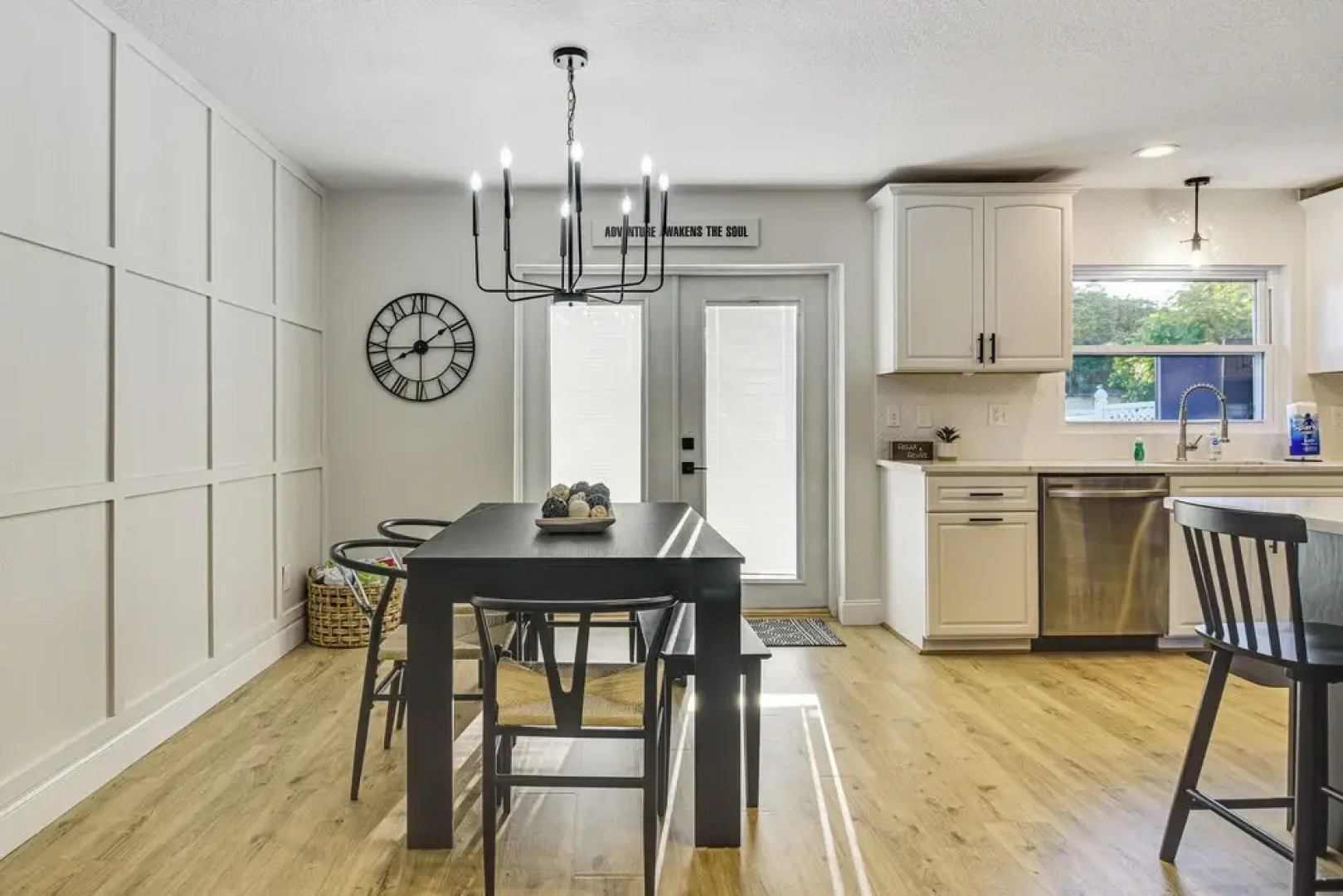 10 Mi to Dtwn St Petersburg: Mod Central Getaway