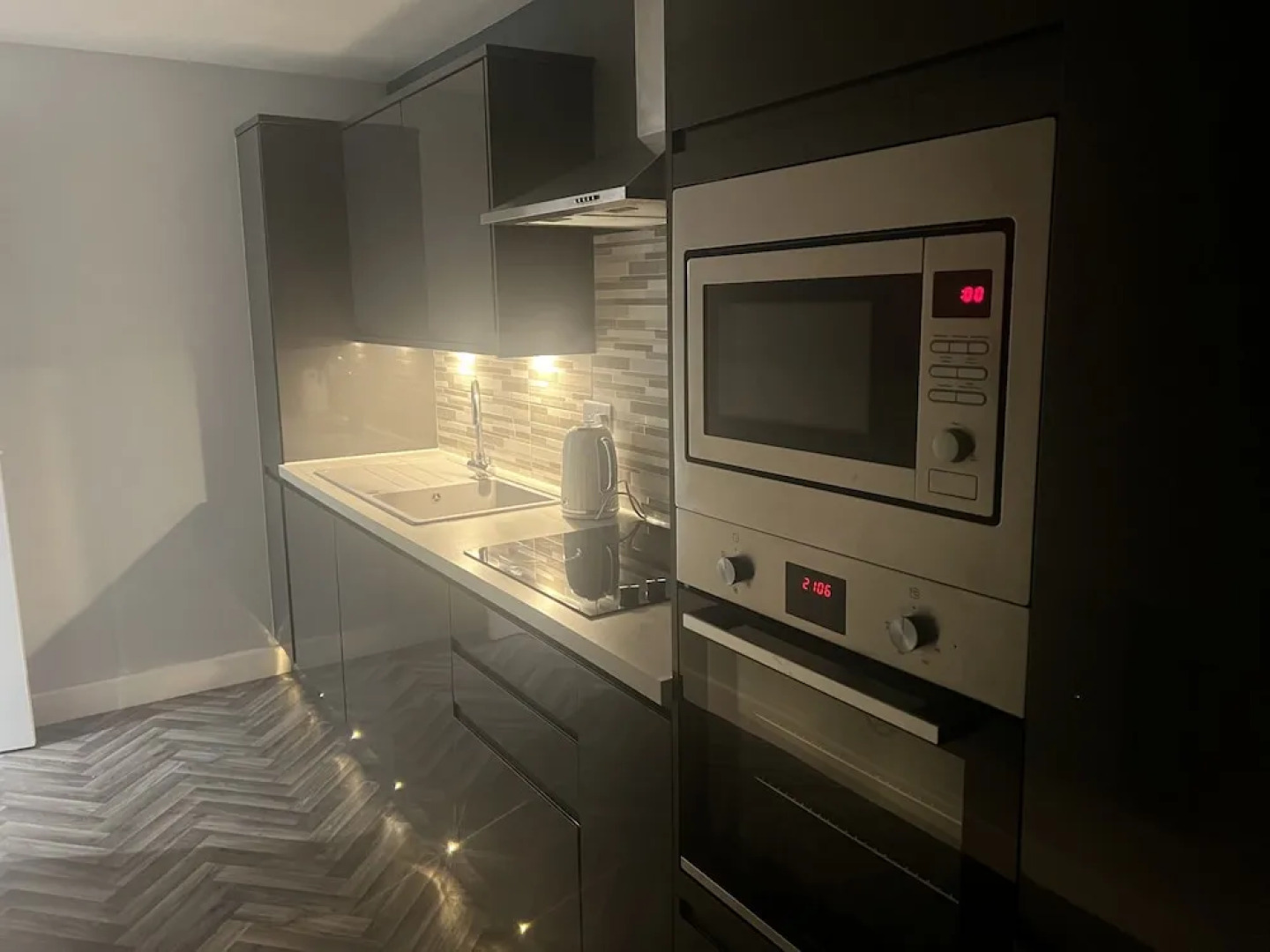 The Broadway Retreat With Parking