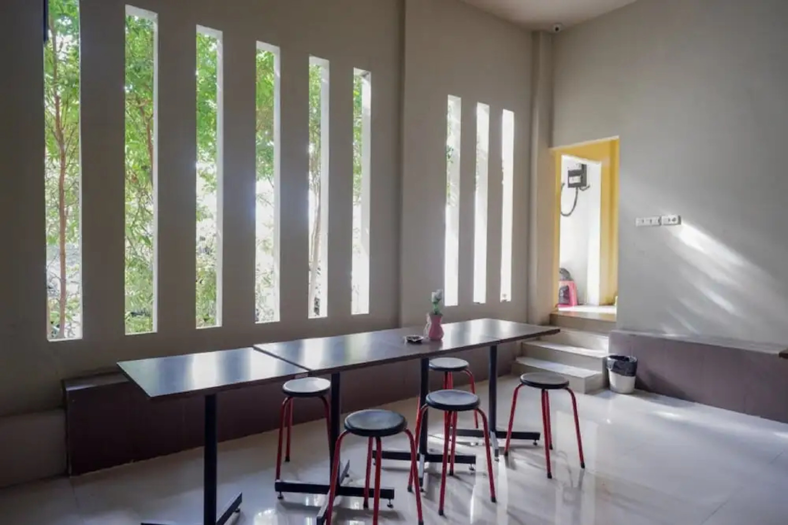 Airy Tanjung Tururuka 43 Palu