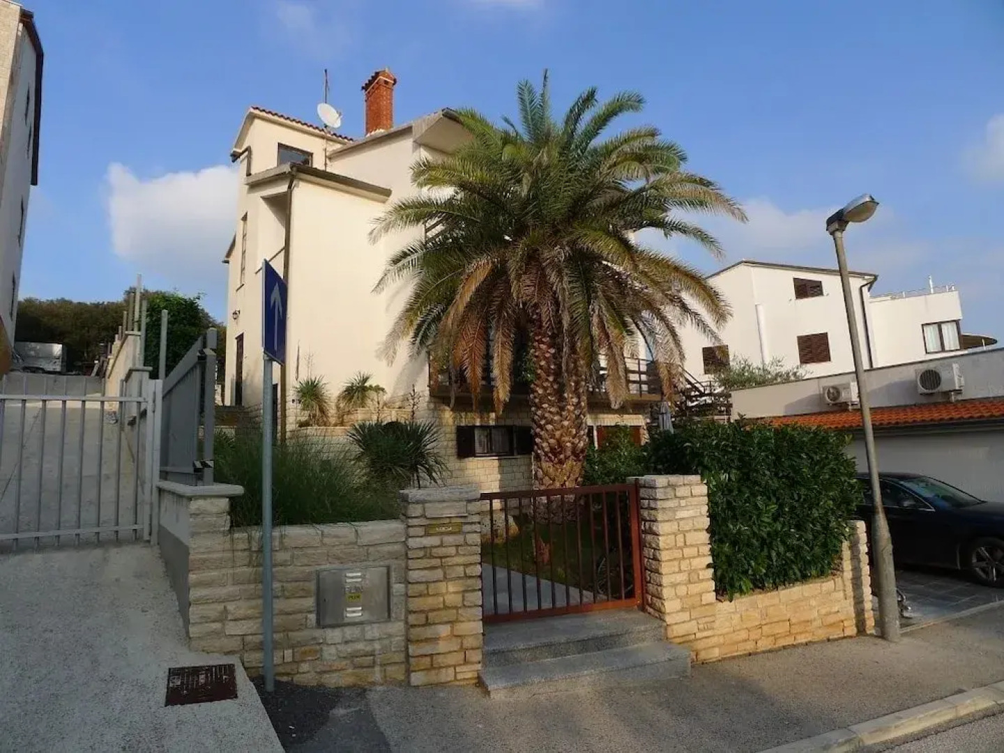 Apartment For Eight Persons With Three Bedrooms And Swimming Pool Located 450M From Beach