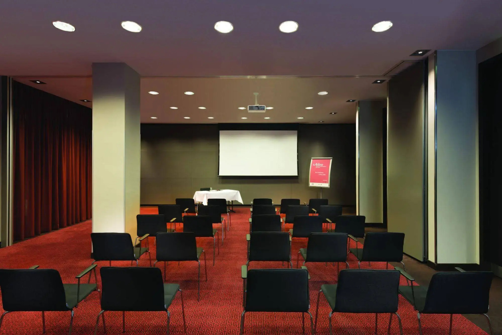 Adina Apartment Hotel Frankfurt Neue Oper