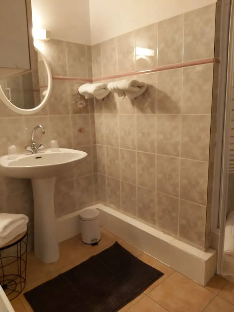 Le Logis Des Bessons