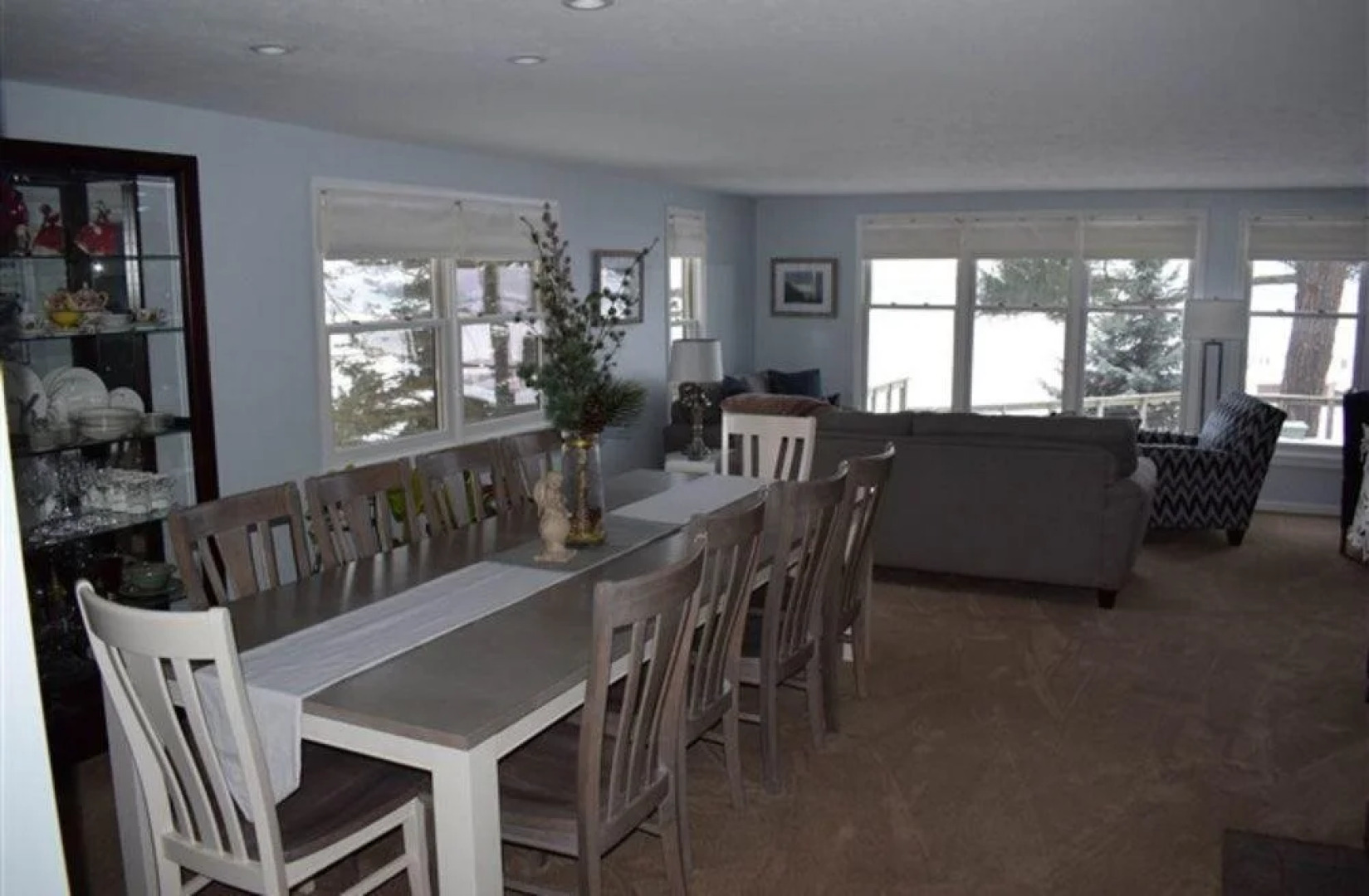 Looking Glass Beachfront Inn