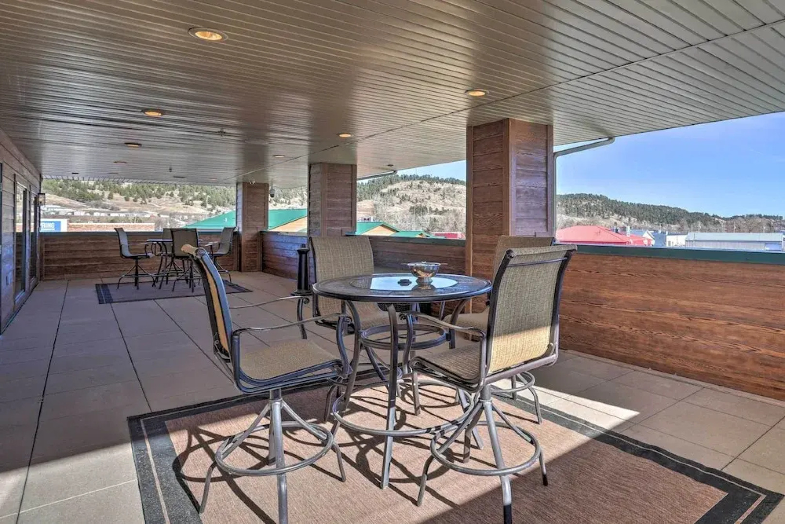 Main Street Strugis Apt w/ High-end Features